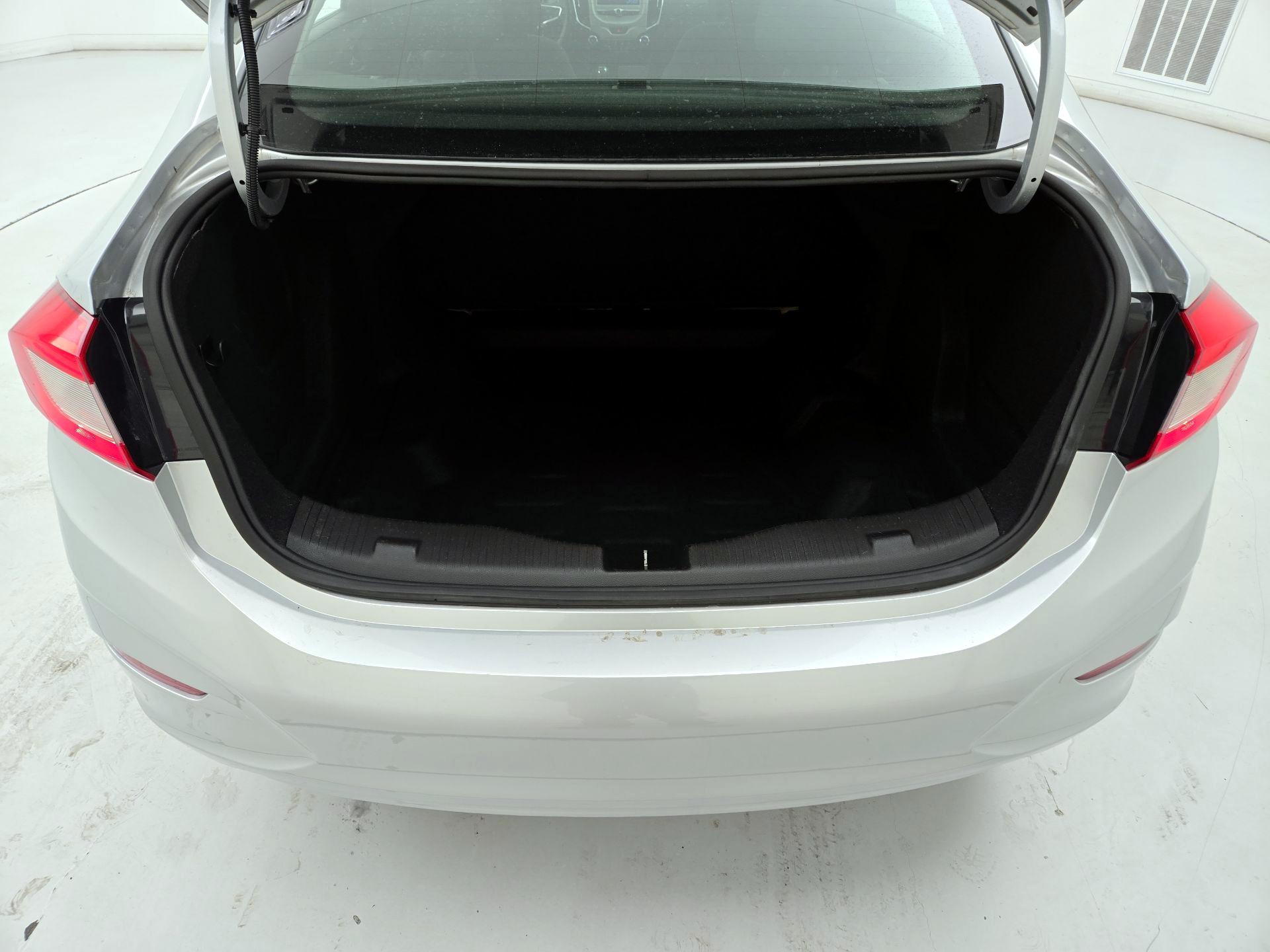 Thumbnail: 2018 Chevrolet Cruze - 20