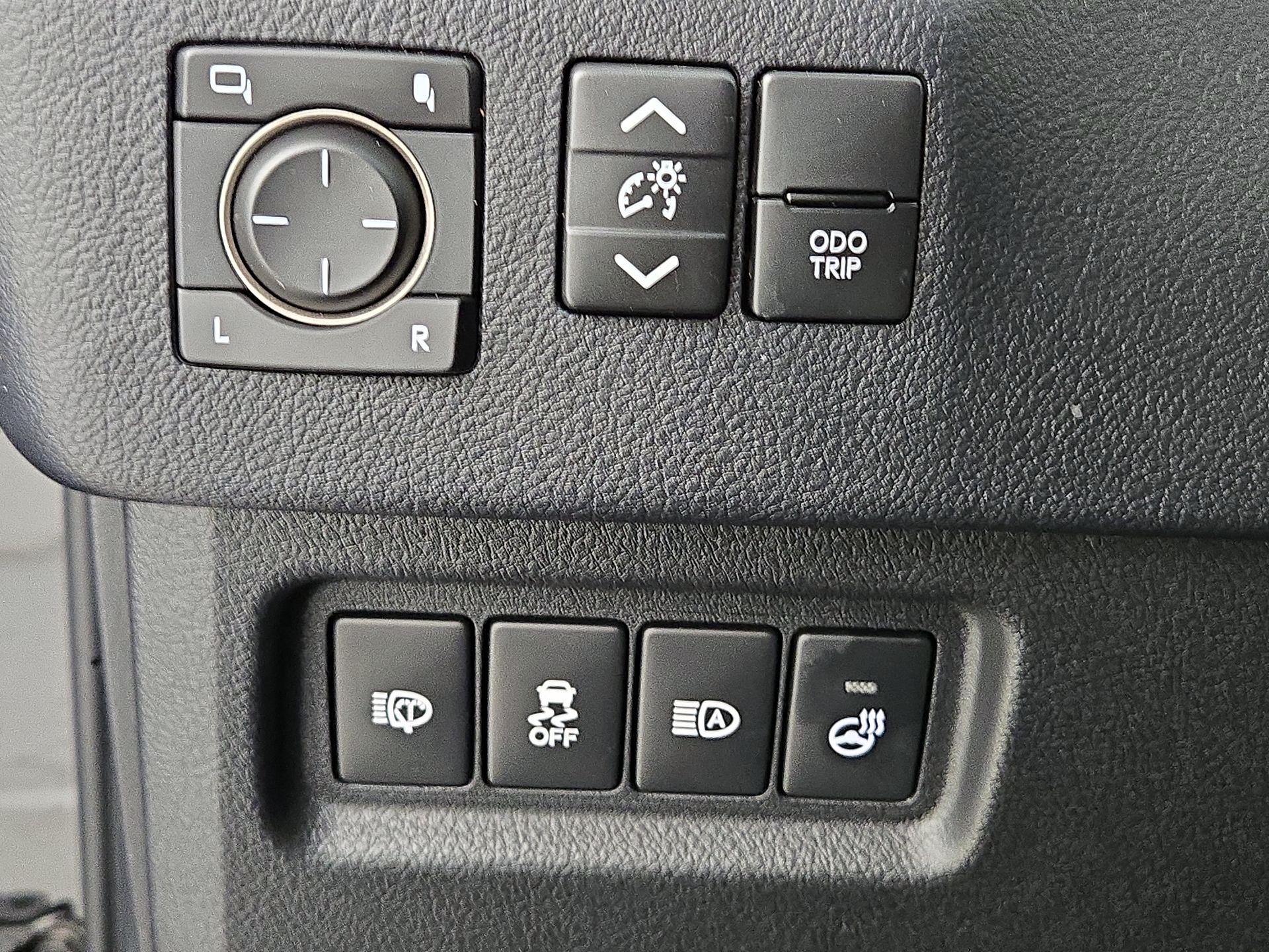 Thumbnail: 2023 Lexus GX - 13