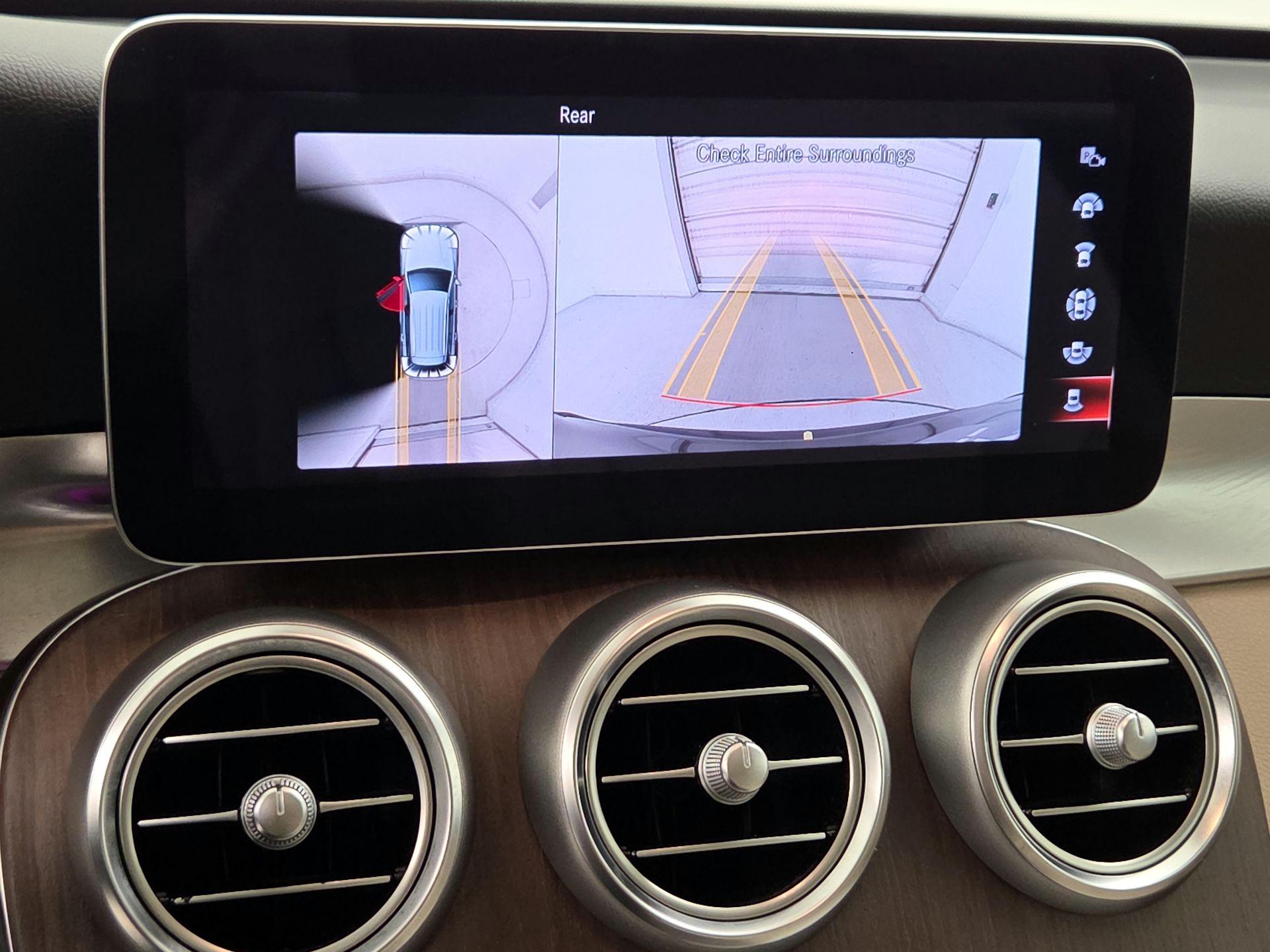 Thumbnail: 2022 Mercedes-Benz GLC - 15