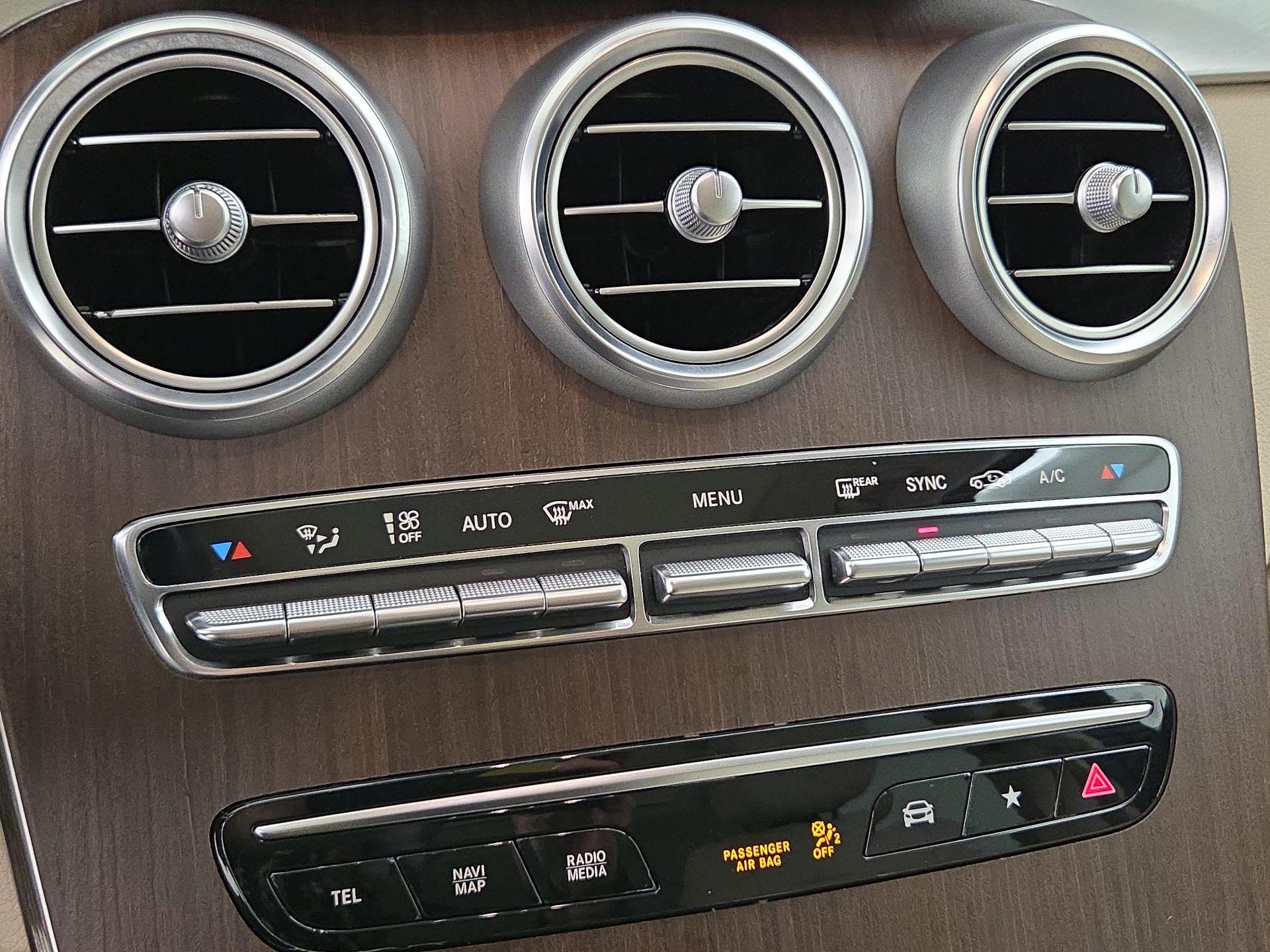 Thumbnail: 2022 Mercedes-Benz GLC - 17