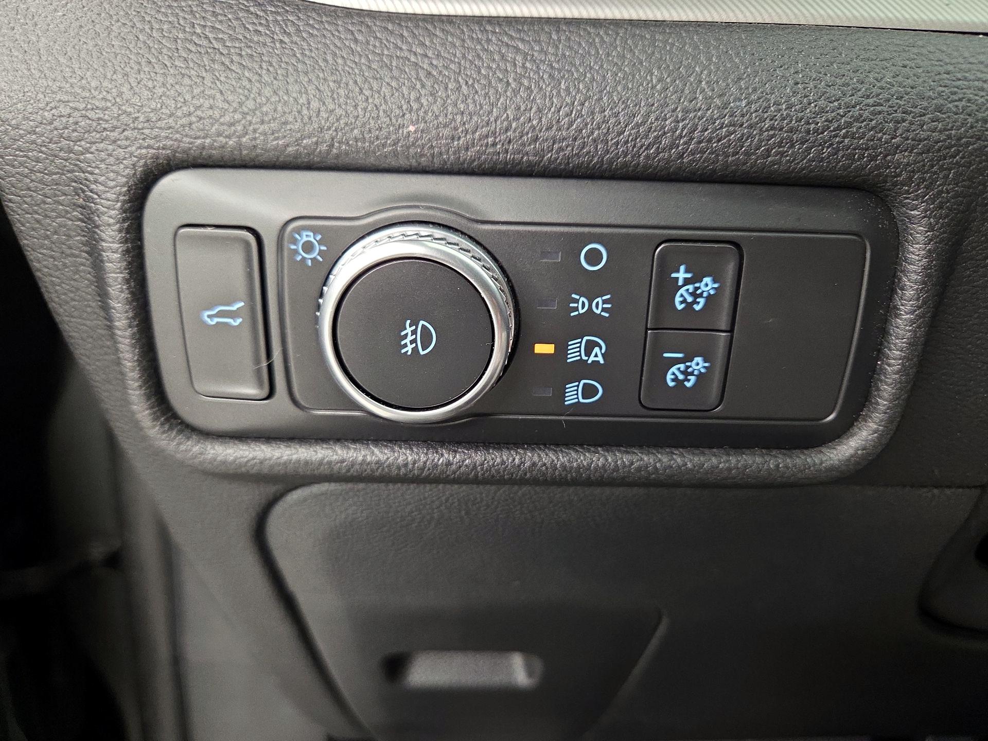 Thumbnail: 2020 Ford Explorer - 13