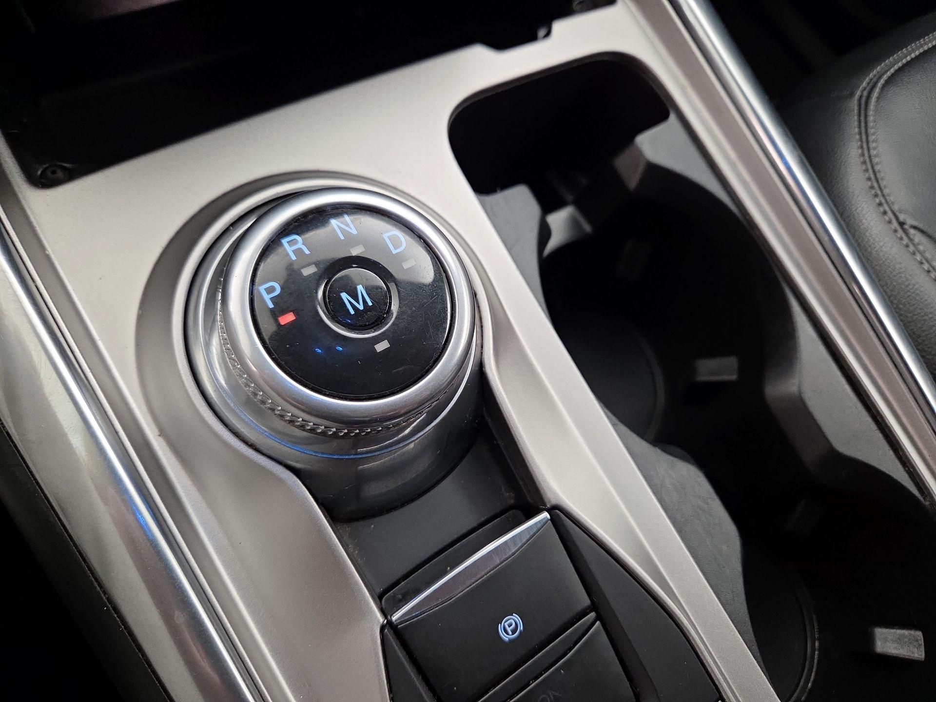 Thumbnail: 2020 Ford Explorer - 18