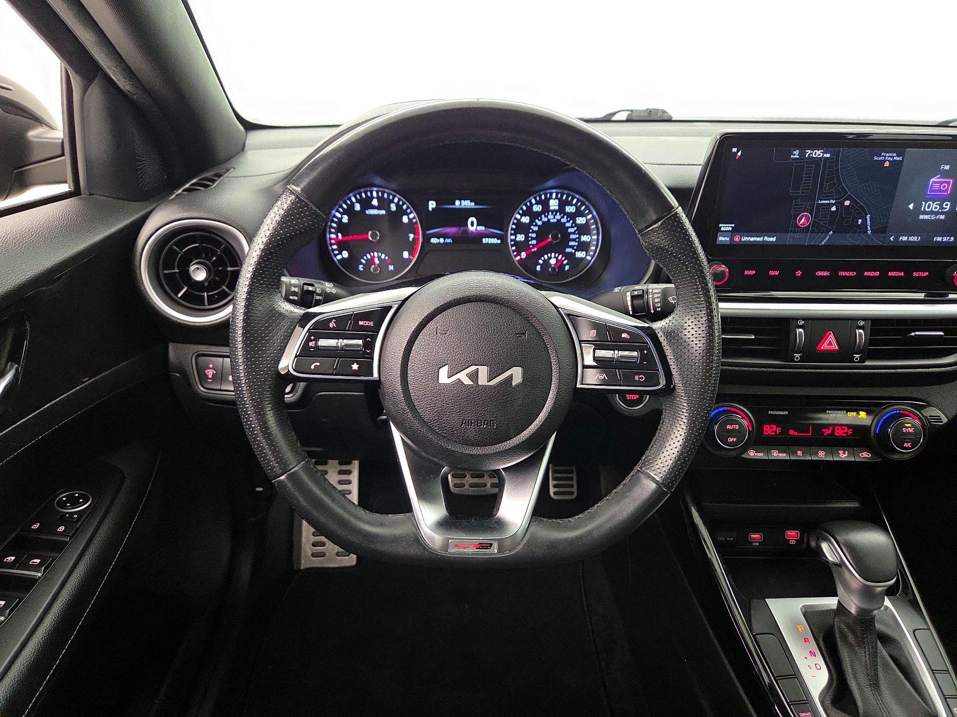 Thumbnail: 2022 Kia Forte - 10