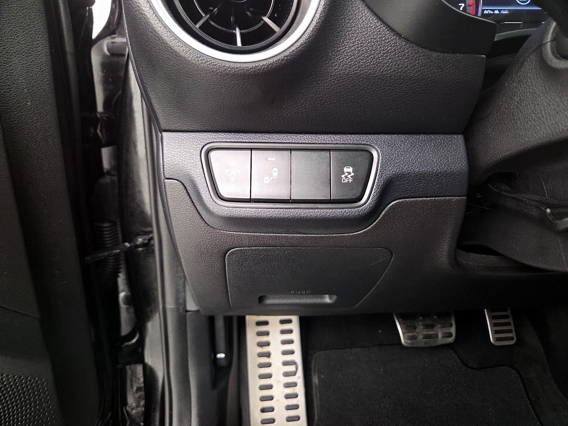 Thumbnail: 2022 Kia Forte - 13