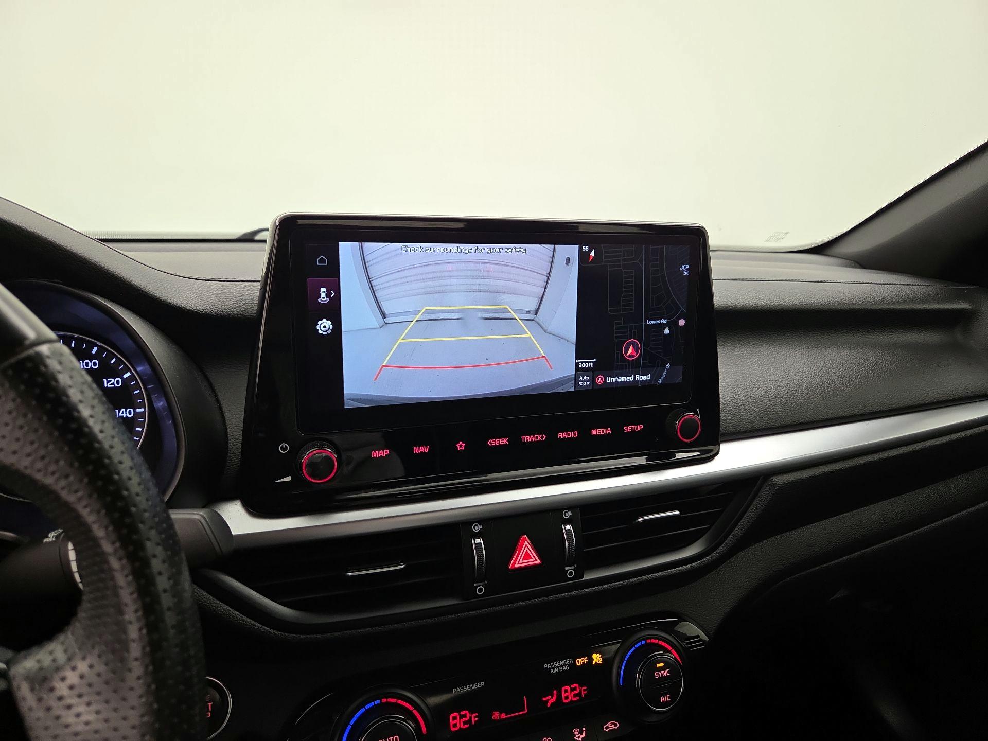 Thumbnail: 2022 Kia Forte - 15