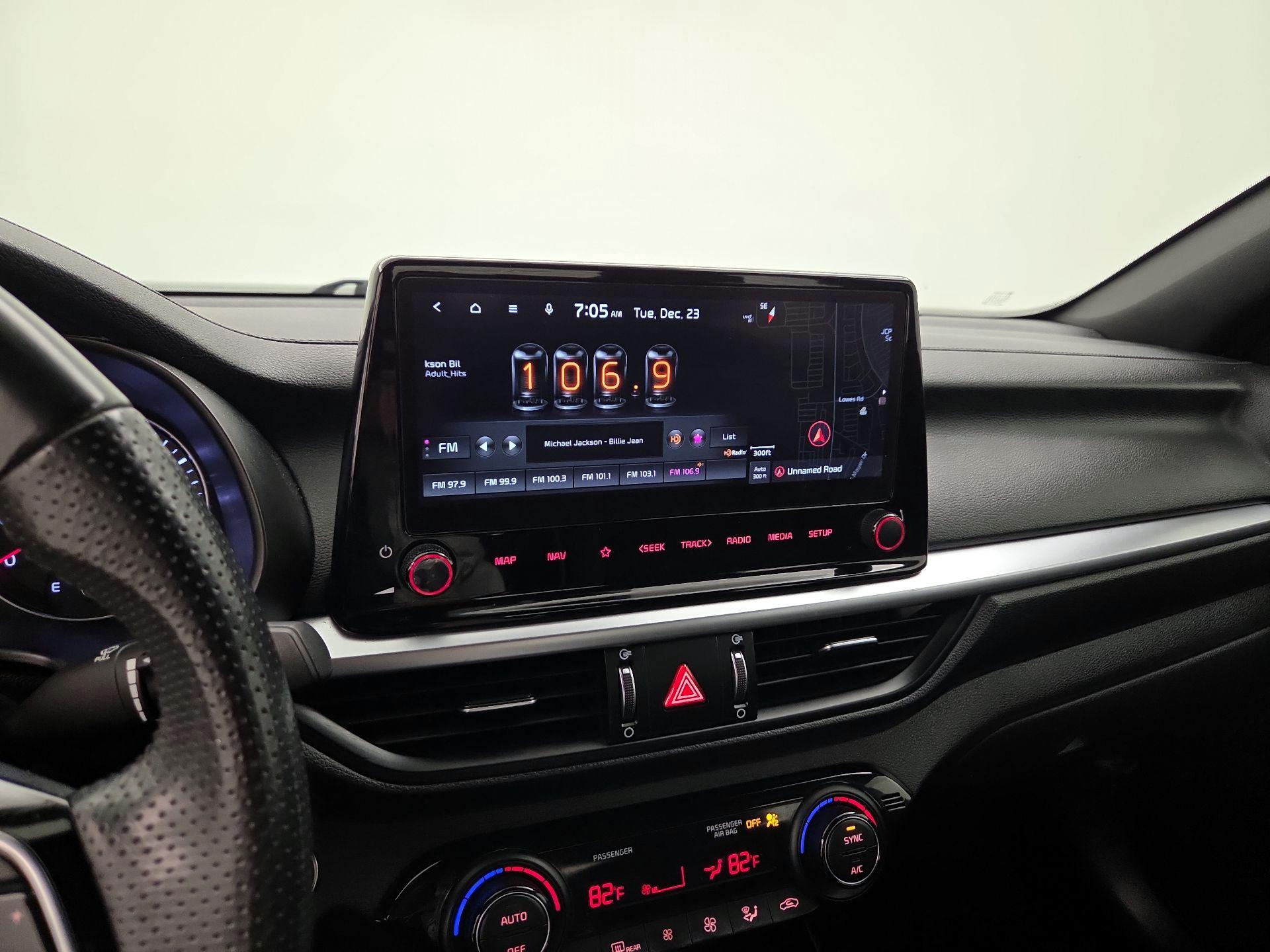 Thumbnail: 2022 Kia Forte - 16