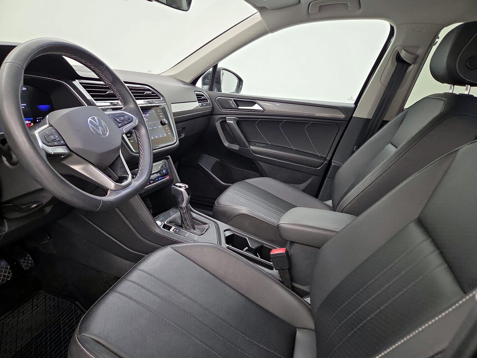 Thumbnail: 2023 Volkswagen Tiguan - 11