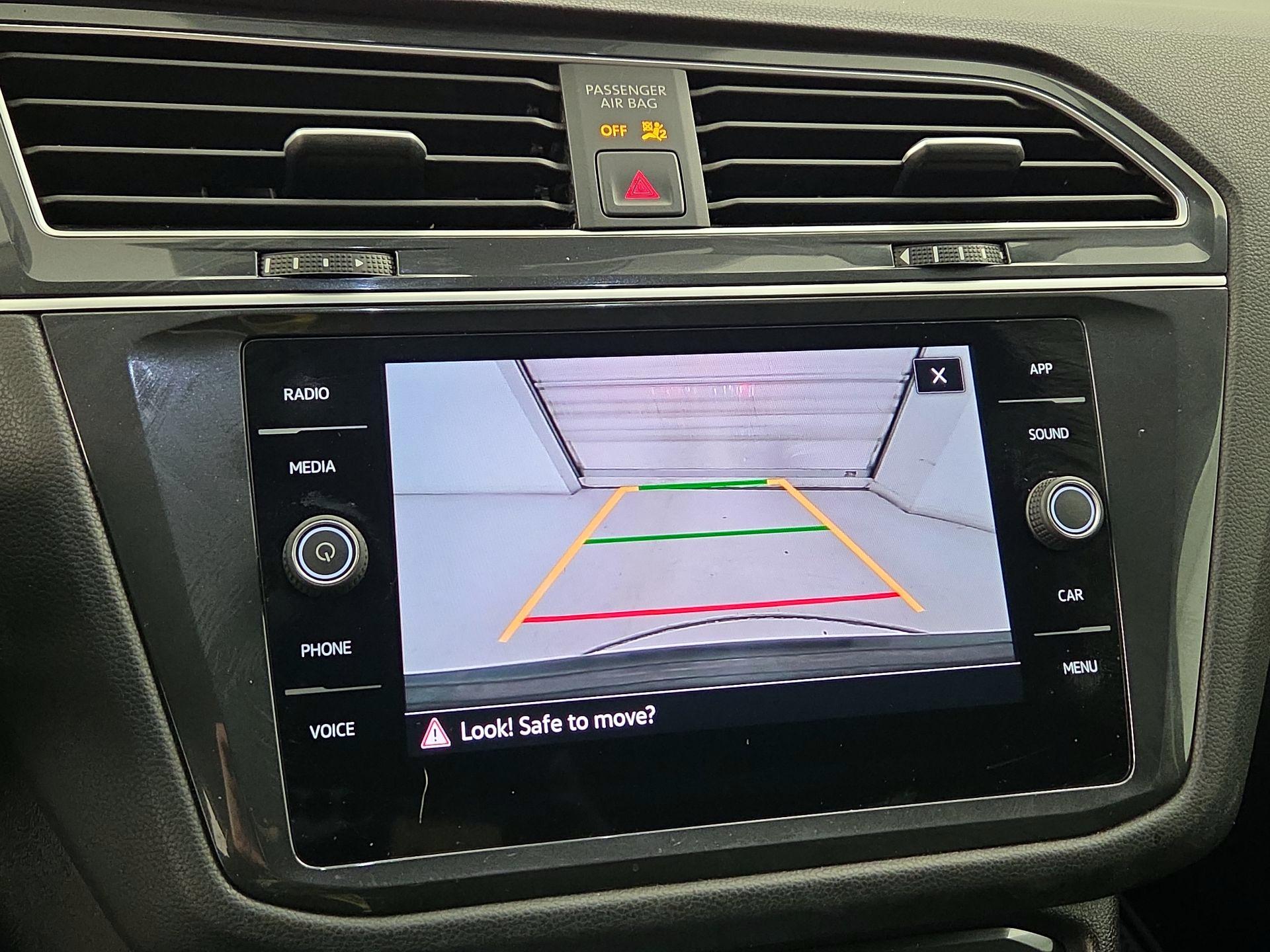 Thumbnail: 2023 Volkswagen Tiguan - 14