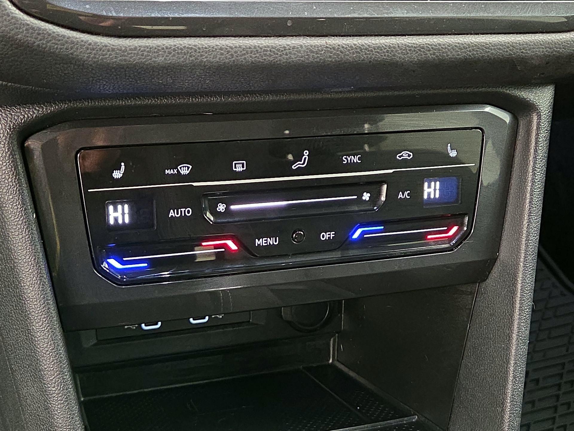 Thumbnail: 2023 Volkswagen Tiguan - 16