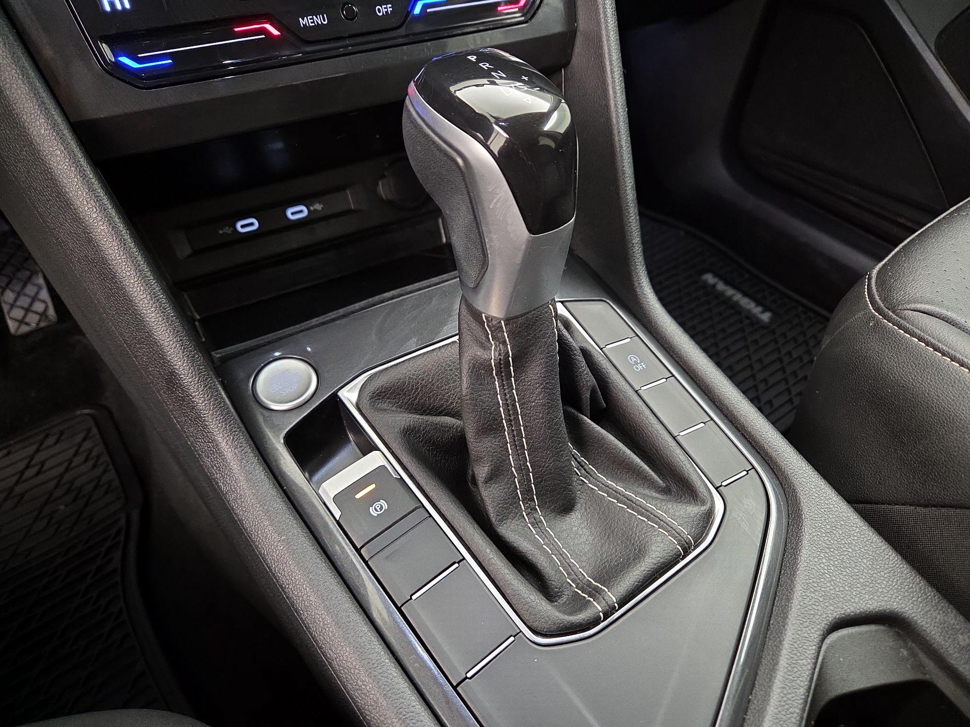 Thumbnail: 2023 Volkswagen Tiguan - 17