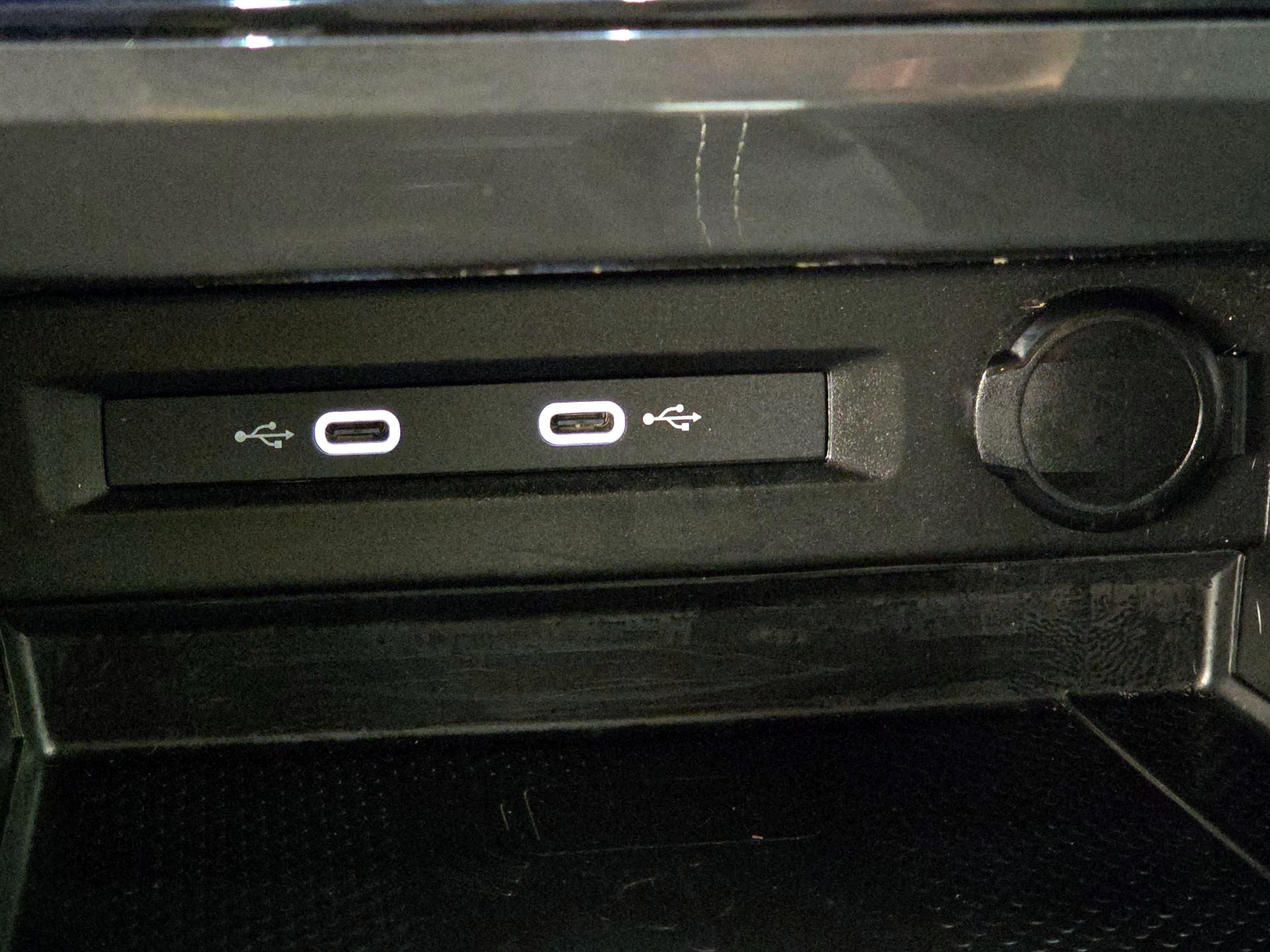 Thumbnail: 2023 Volkswagen Tiguan - 18