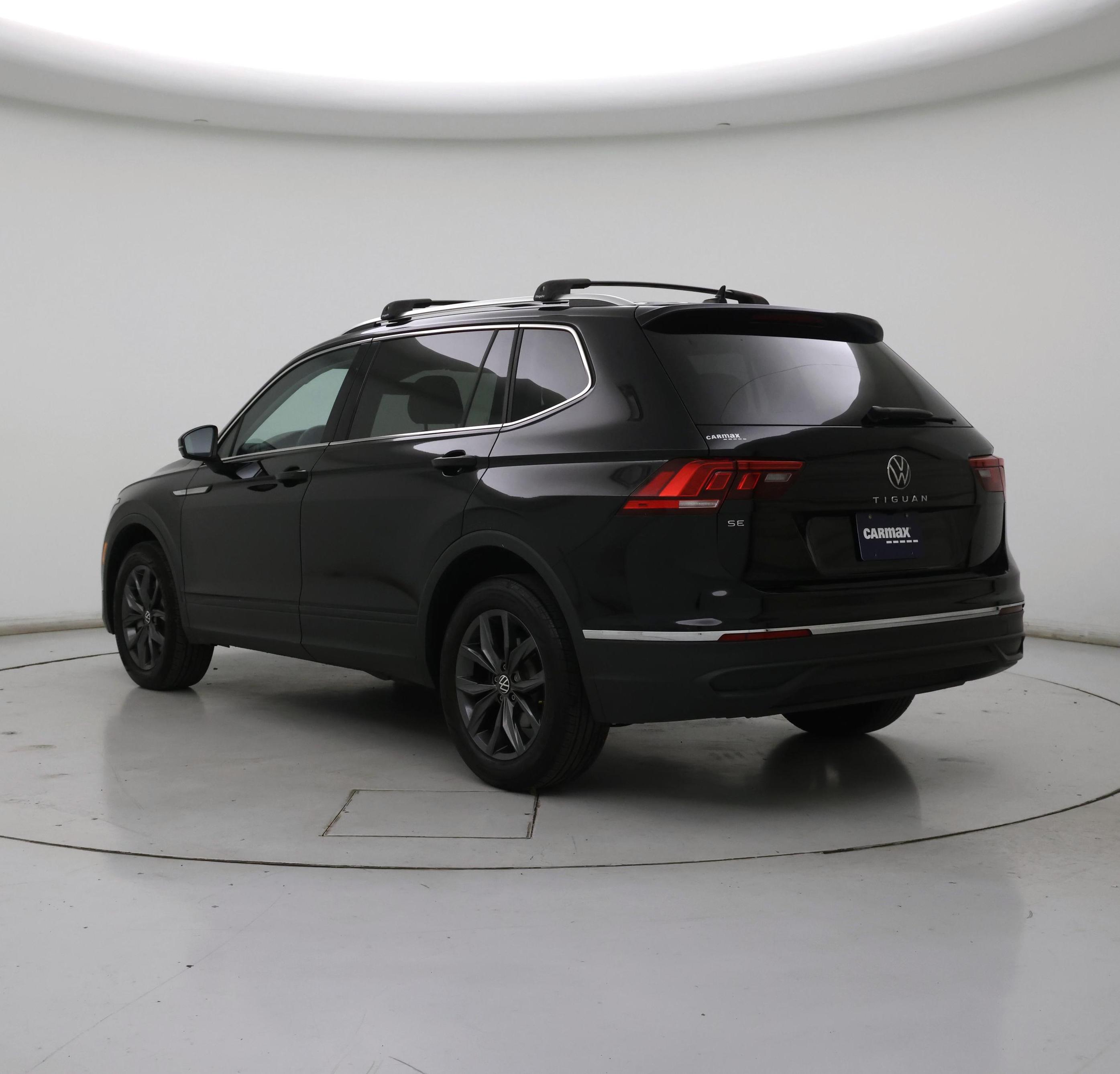 Thumbnail: 2023 Volkswagen Tiguan - 2