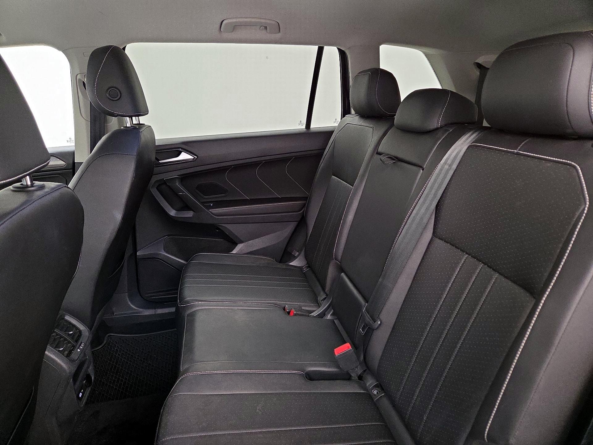 Thumbnail: 2023 Volkswagen Tiguan - 19