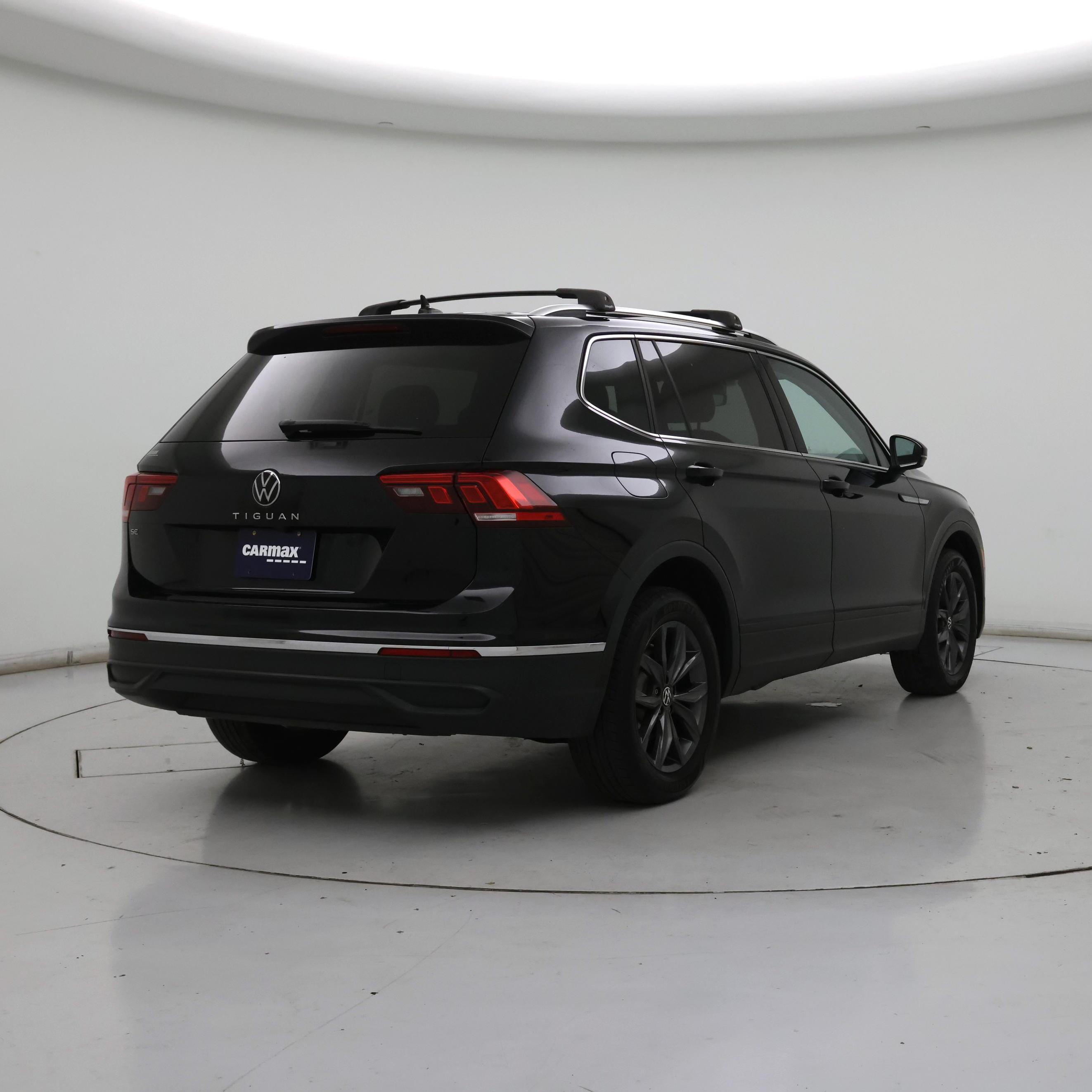 Thumbnail: 2023 Volkswagen Tiguan - 8