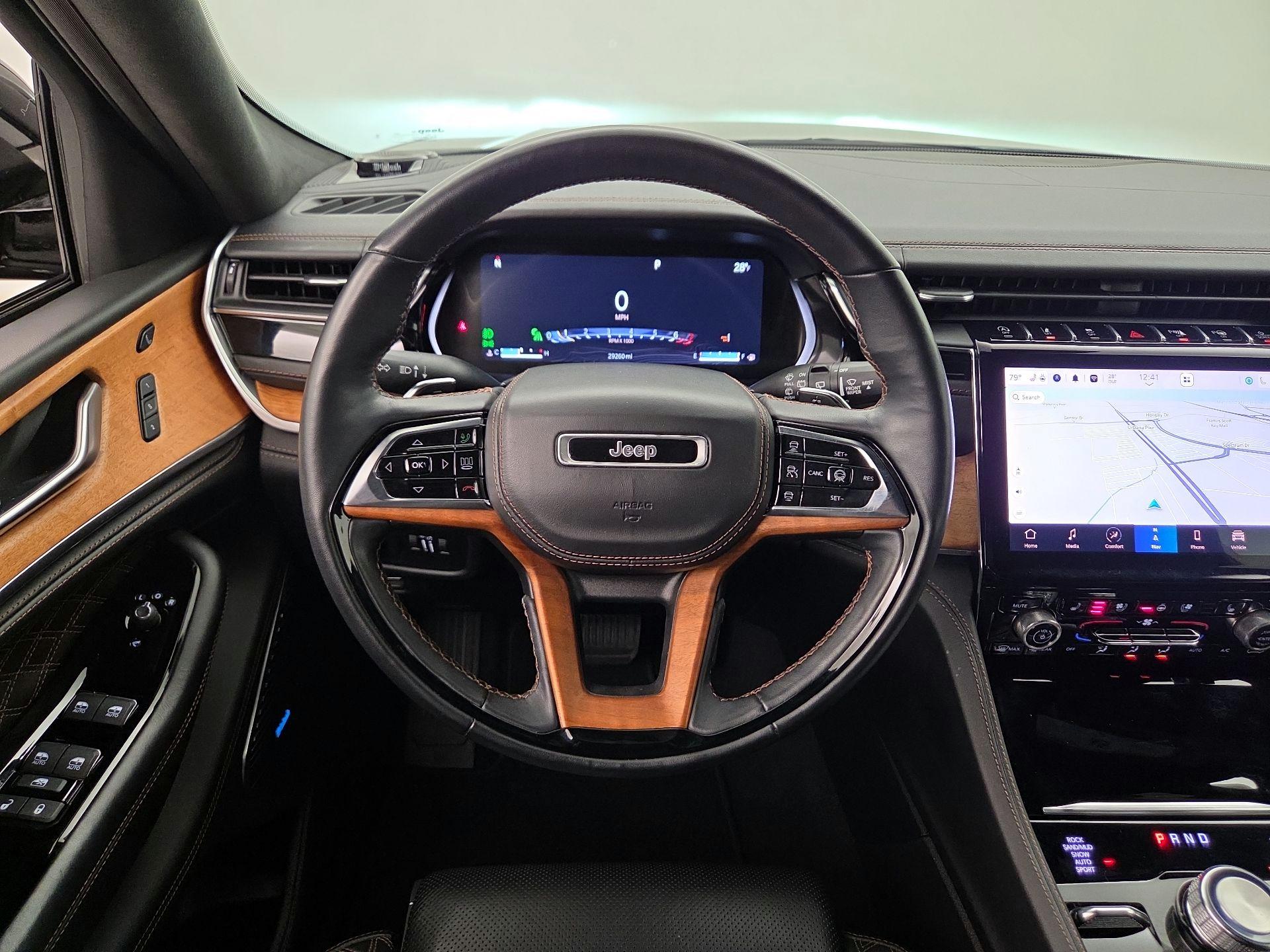 Thumbnail: 2023 Jeep Grand Cherokee - 10