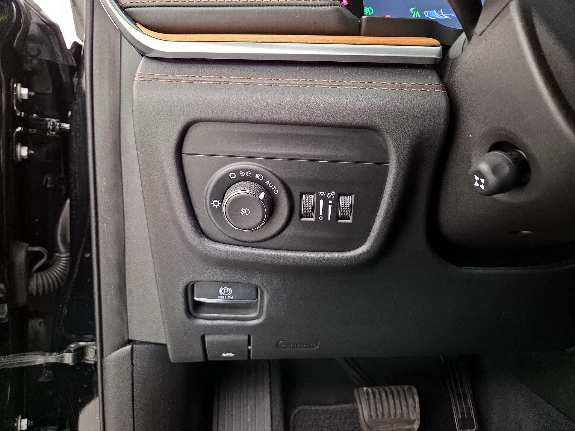 Thumbnail: 2023 Jeep Grand Cherokee - 13