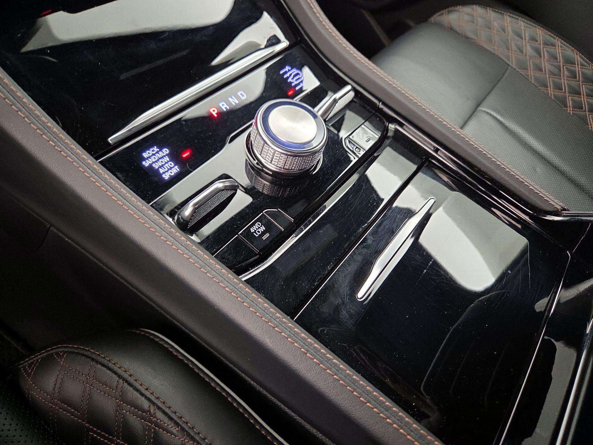 Thumbnail: 2023 Jeep Grand Cherokee - 18