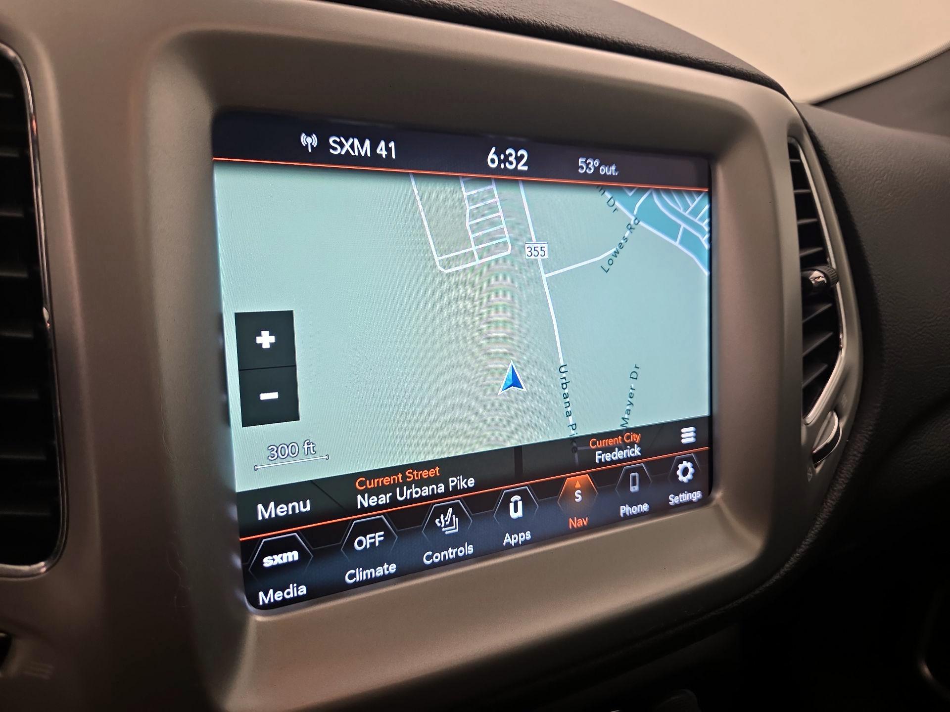 Thumbnail: 2021 Jeep Compass - 14