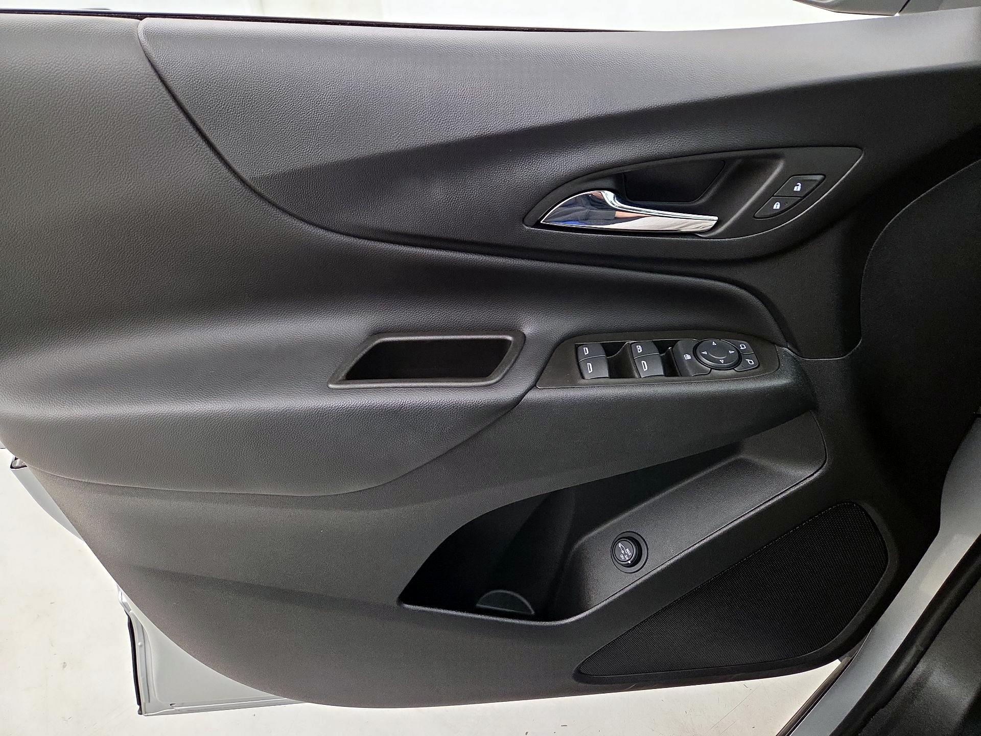 Thumbnail: 2022 Chevrolet Equinox - 12