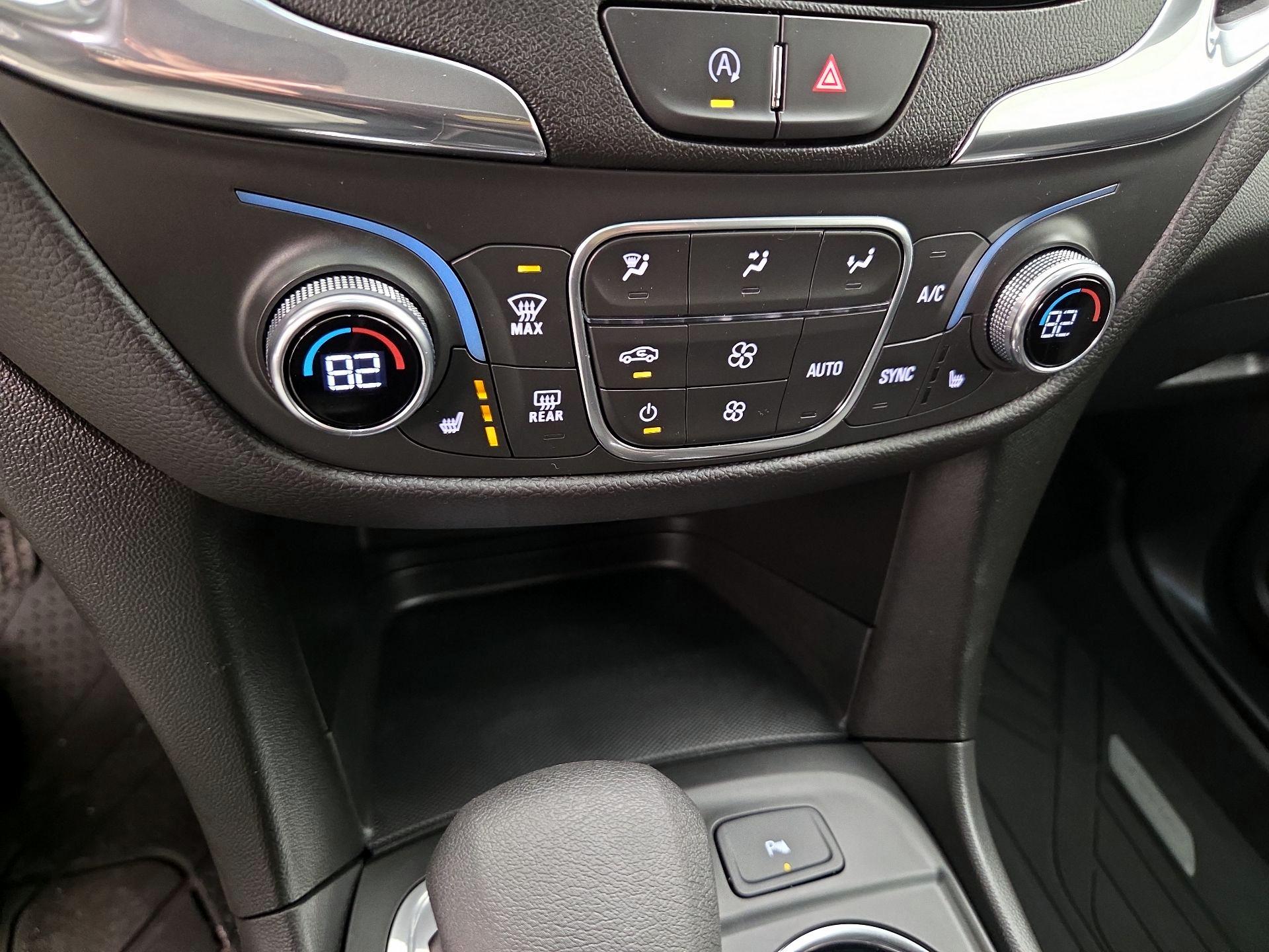 Thumbnail: 2022 Chevrolet Equinox - 16