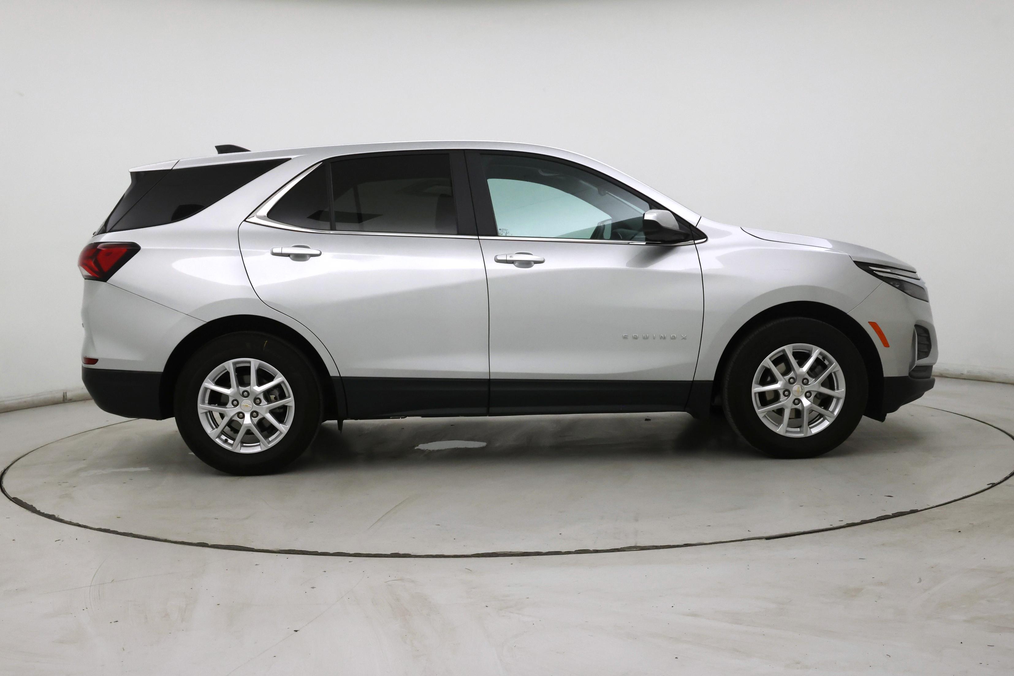 Thumbnail: 2022 Chevrolet Equinox - 7