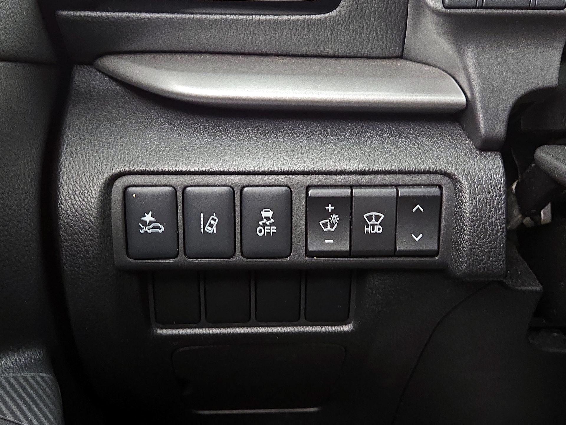 Thumbnail: 2023 Mitsubishi Eclipse Cross - 13