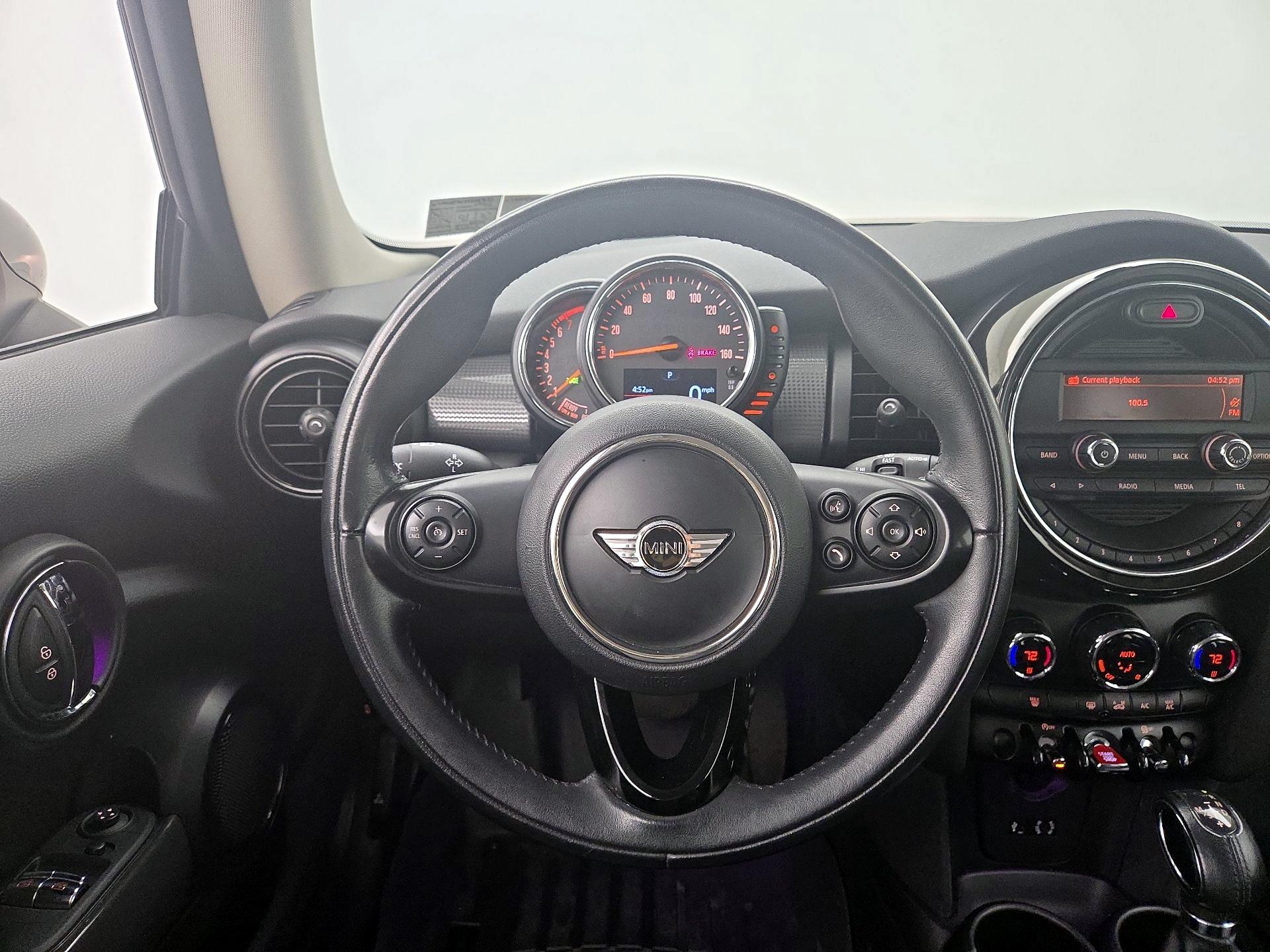 Thumbnail: 2016 MINI Cooper Hardtop - 10