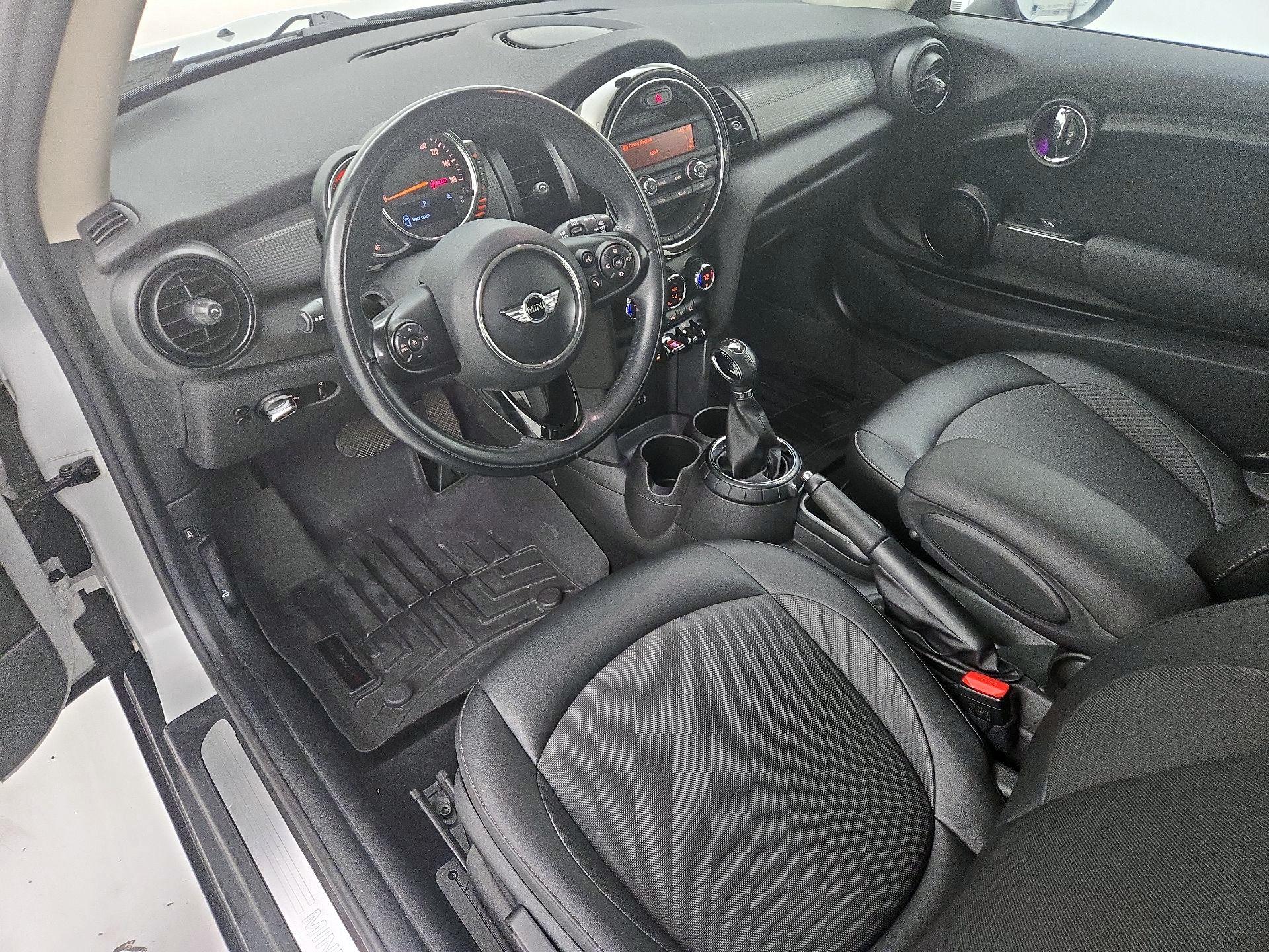 Thumbnail: 2016 MINI Cooper Hardtop - 11