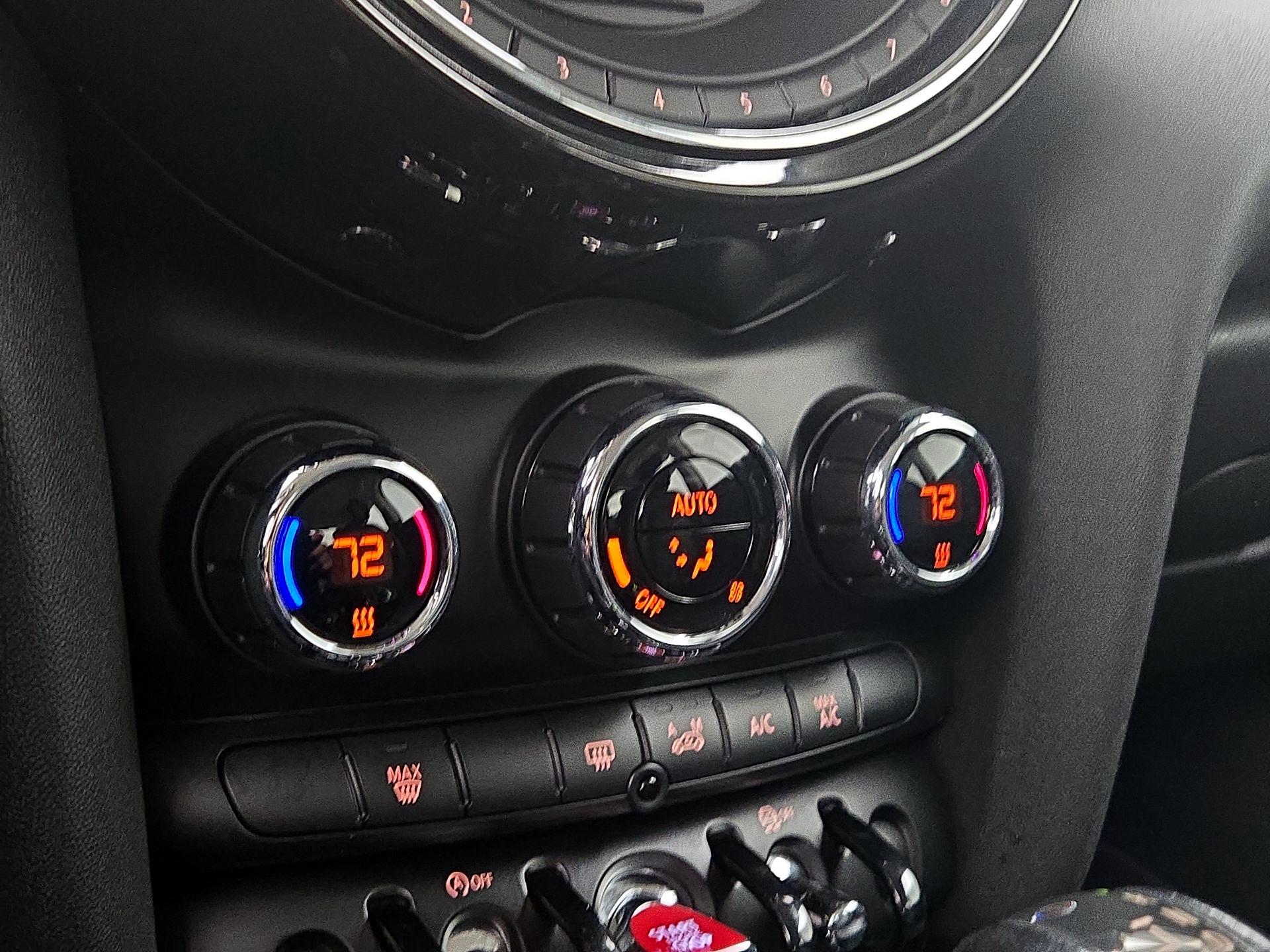 Thumbnail: 2016 MINI Cooper Hardtop - 15