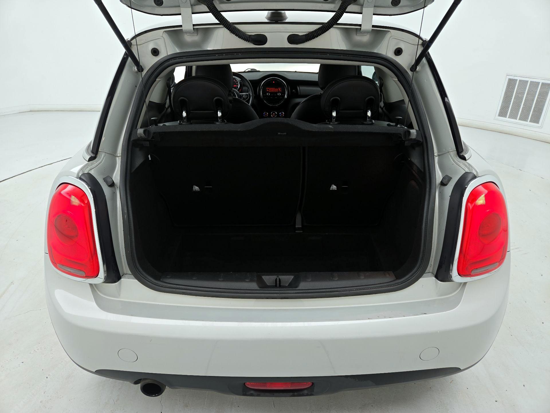 Thumbnail: 2016 MINI Cooper Hardtop - 19