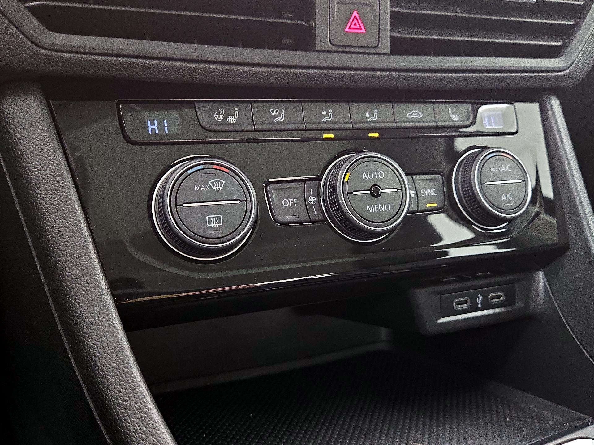 Thumbnail: 2020 Volkswagen Jetta - 16