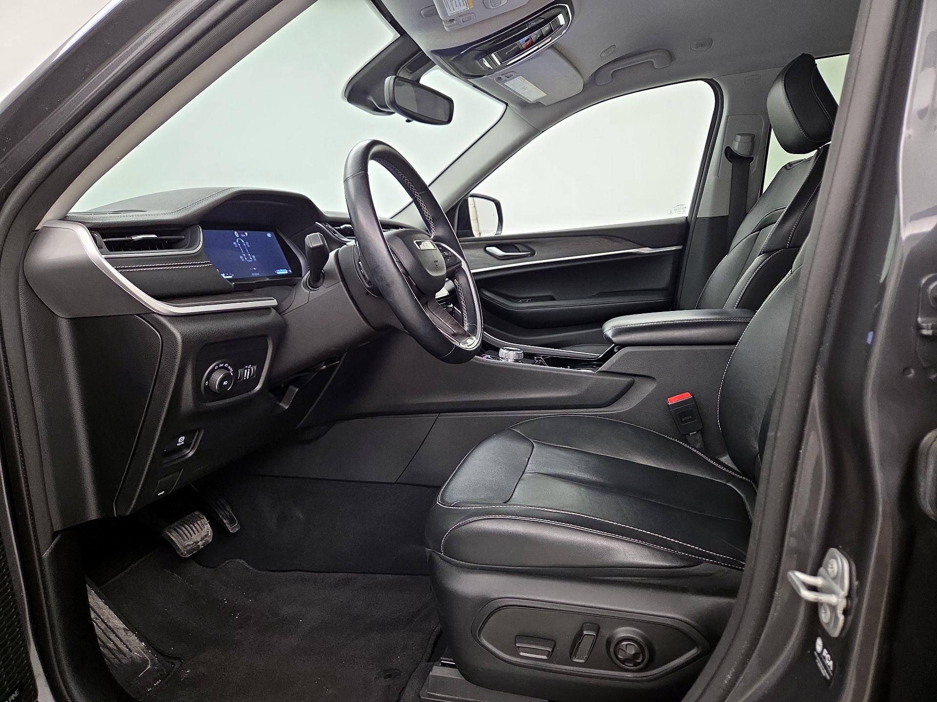 Thumbnail: 2022 Jeep Grand Cherokee - 11