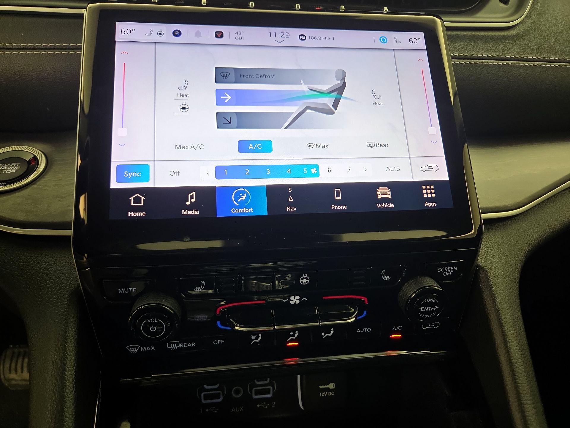 Thumbnail: 2022 Jeep Grand Cherokee - 17