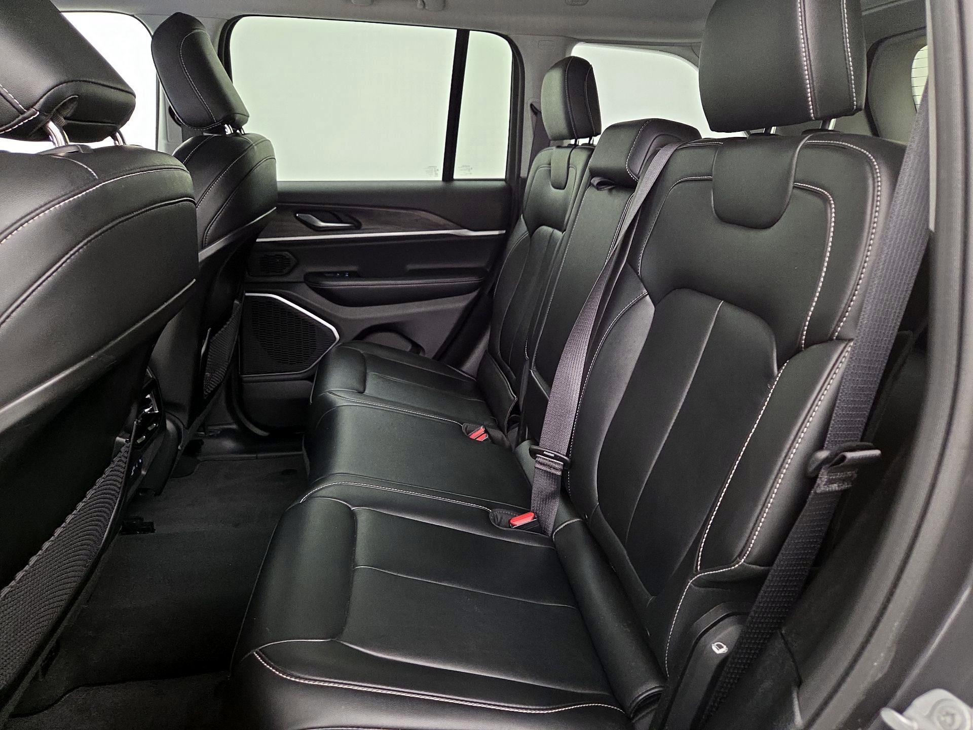 Thumbnail: 2022 Jeep Grand Cherokee - 20