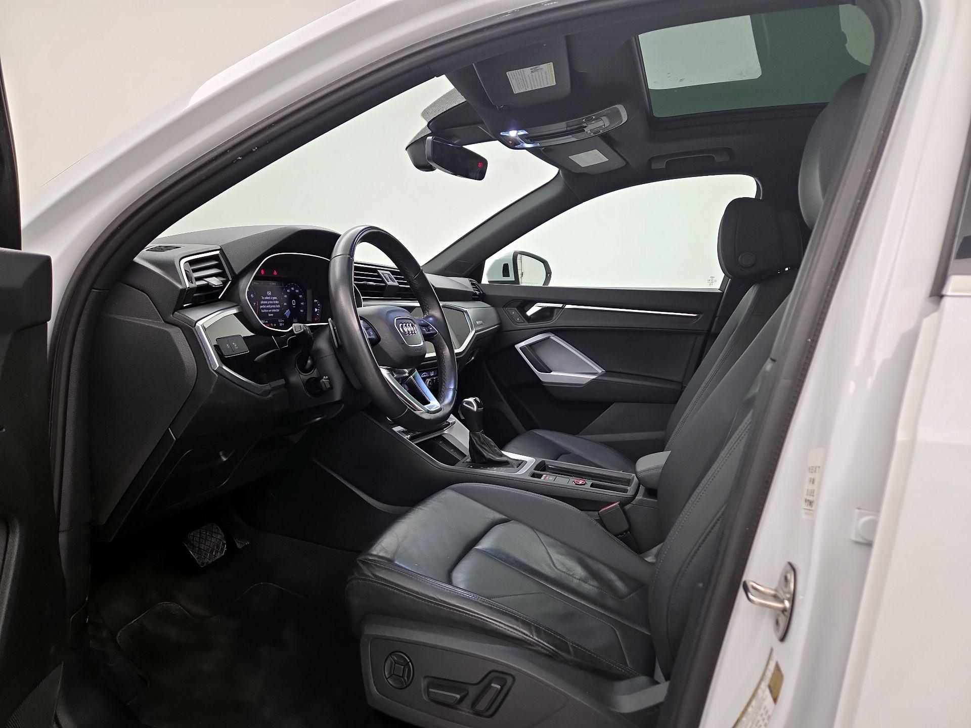 Thumbnail: 2023 Audi Q3 - 11