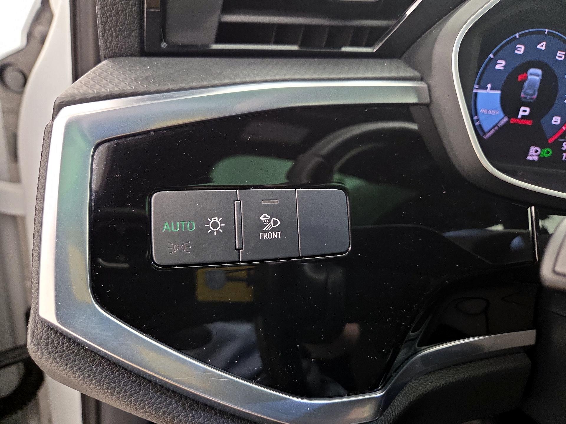 Thumbnail: 2023 Audi Q3 - 13