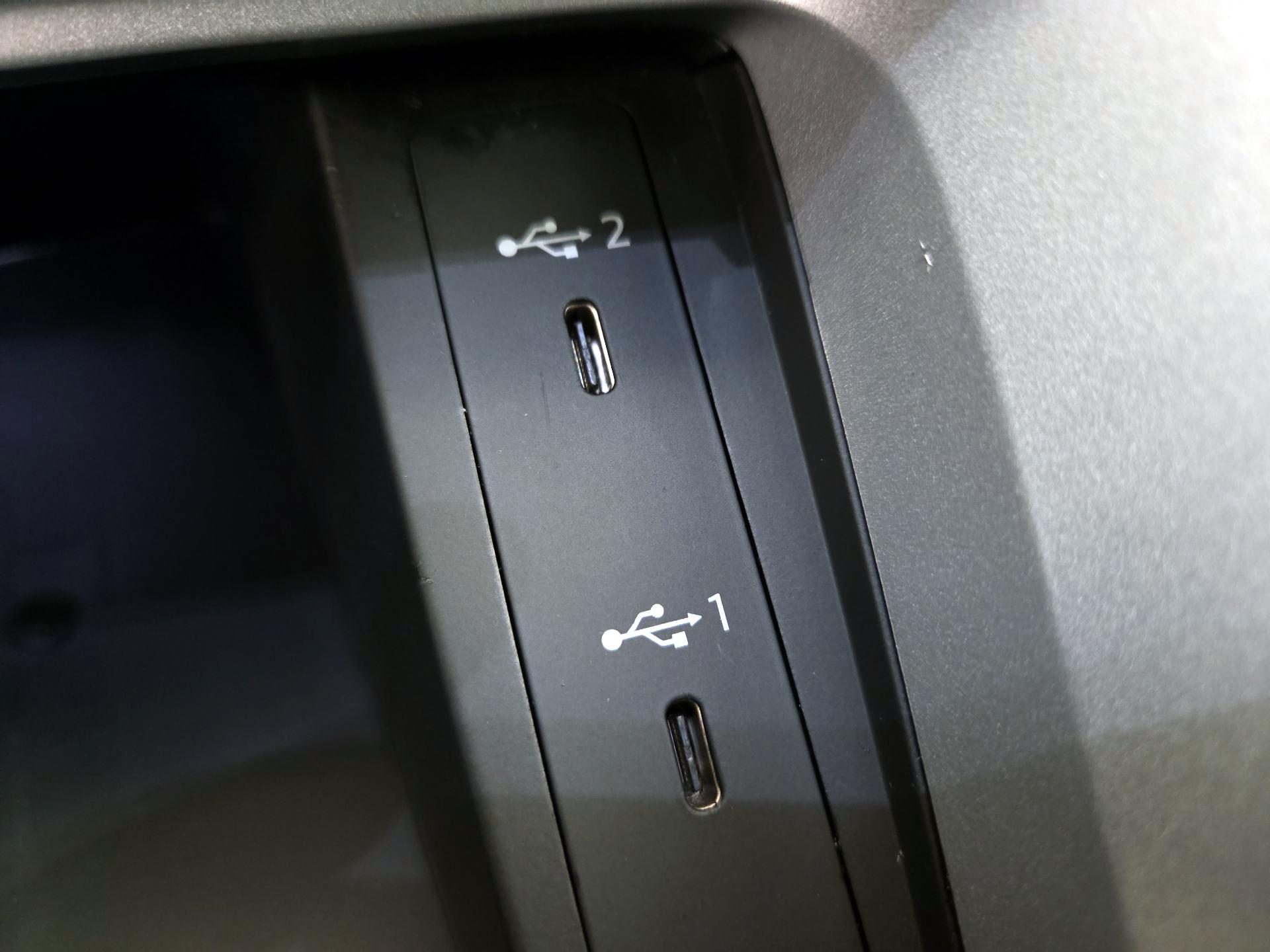 Thumbnail: 2023 Audi Q3 - 18