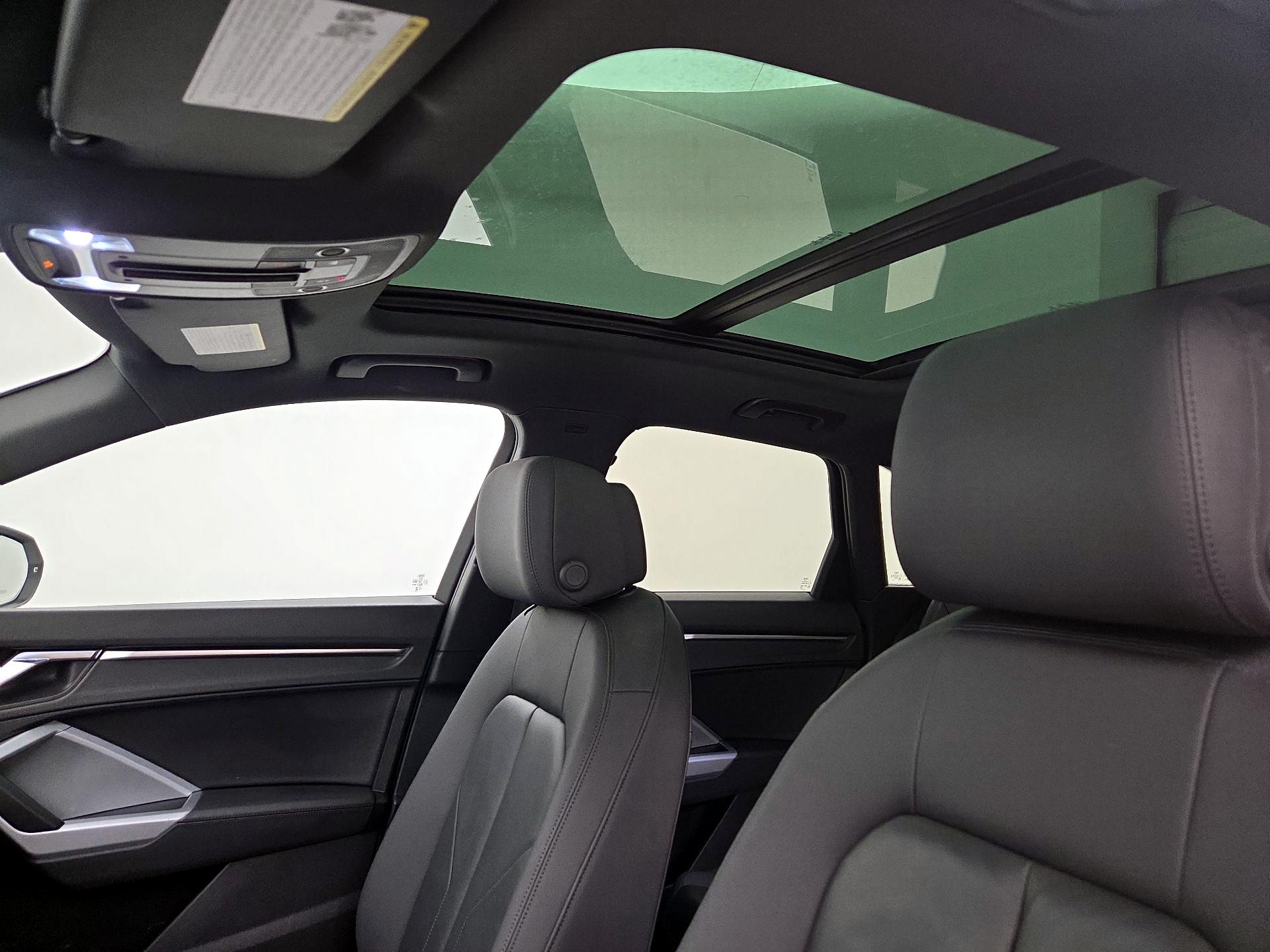 Thumbnail: 2023 Audi Q3 - 19