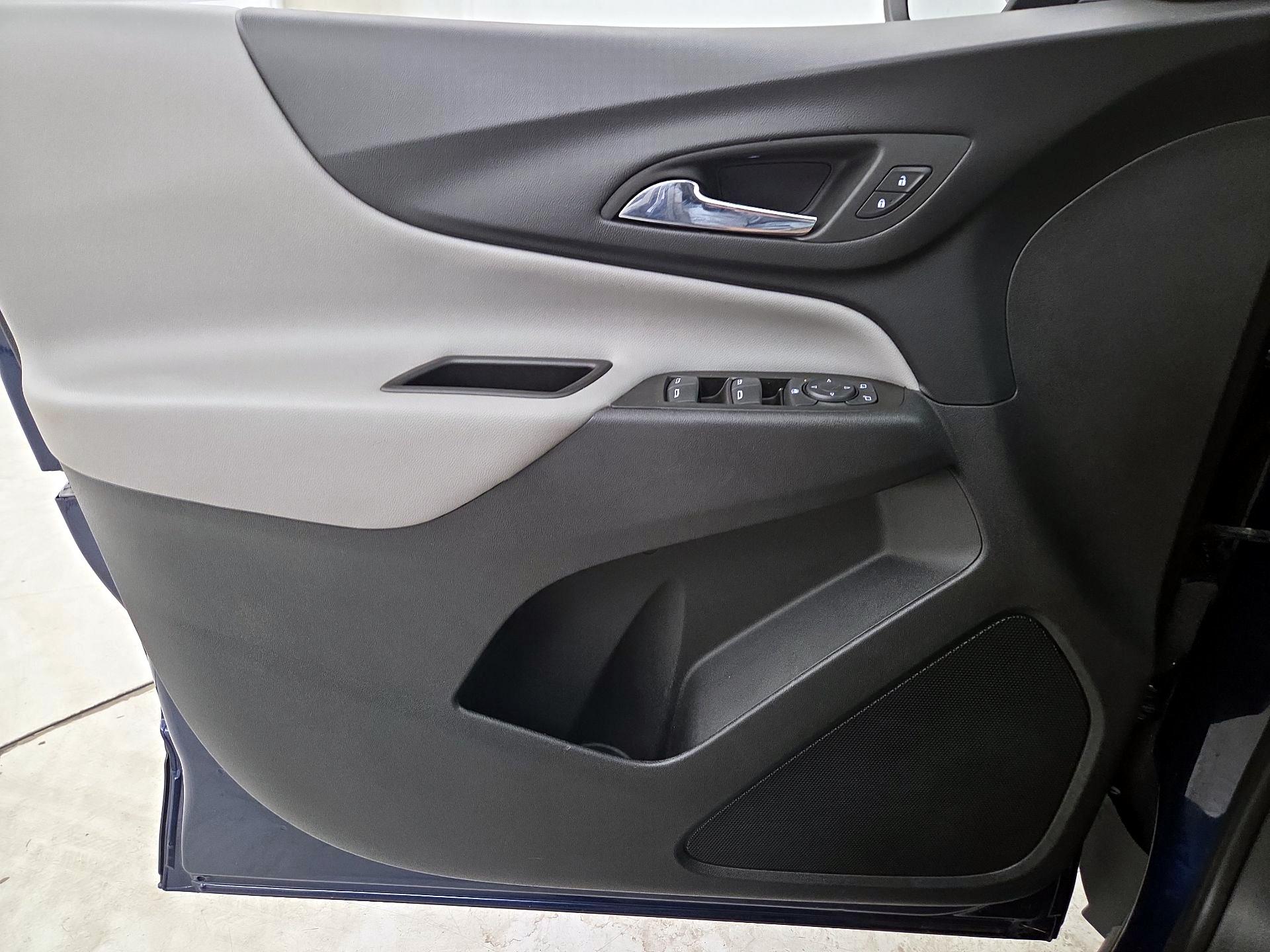 Thumbnail: 2022 Chevrolet Equinox - 12