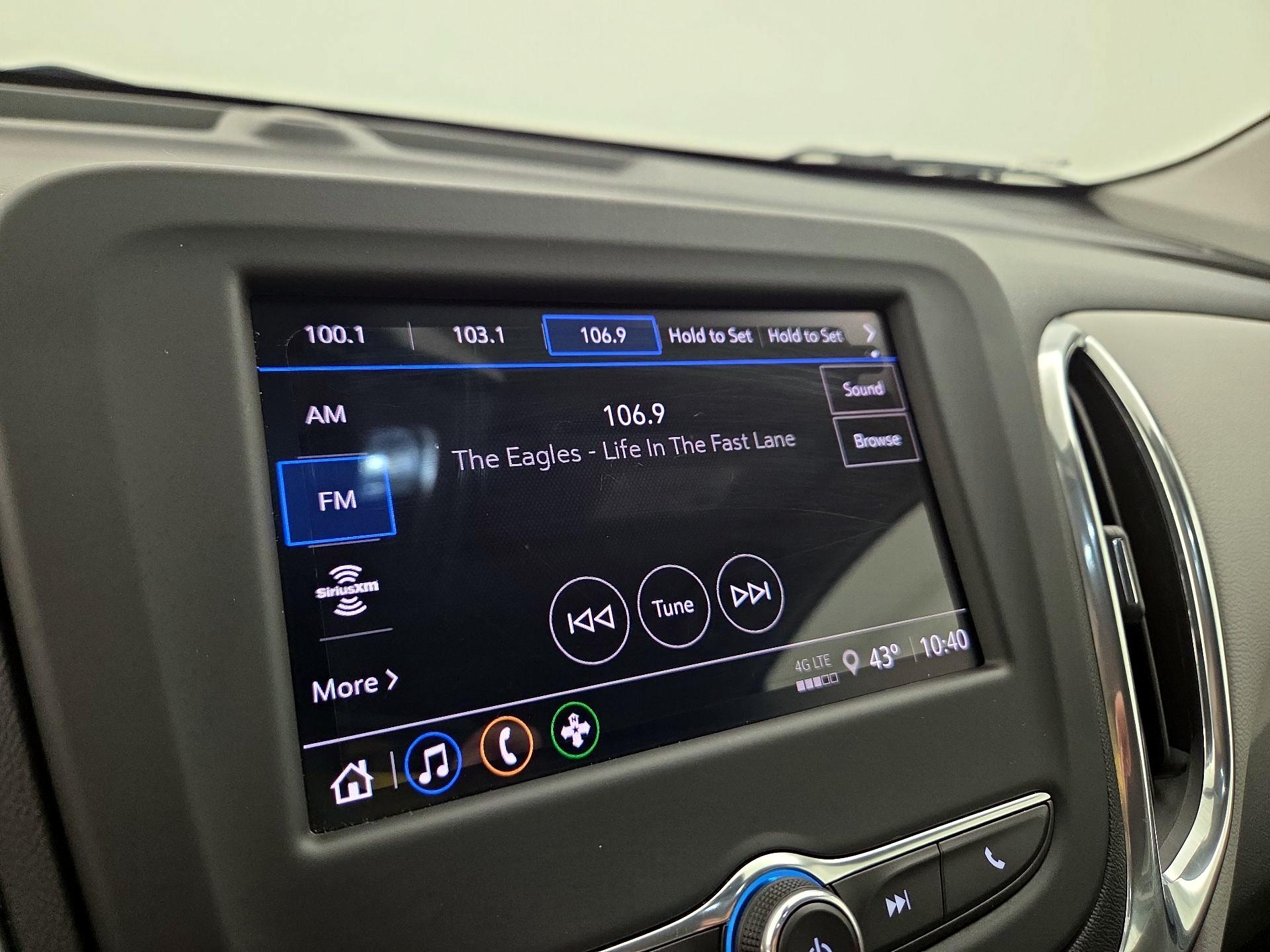 Thumbnail: 2022 Chevrolet Equinox - 15