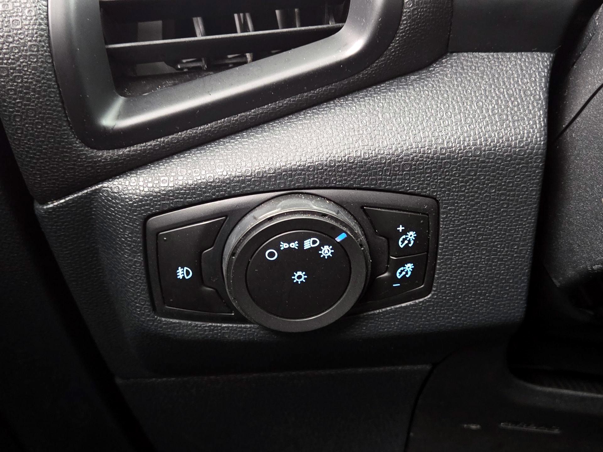 Thumbnail: 2018 Ford EcoSport - 13