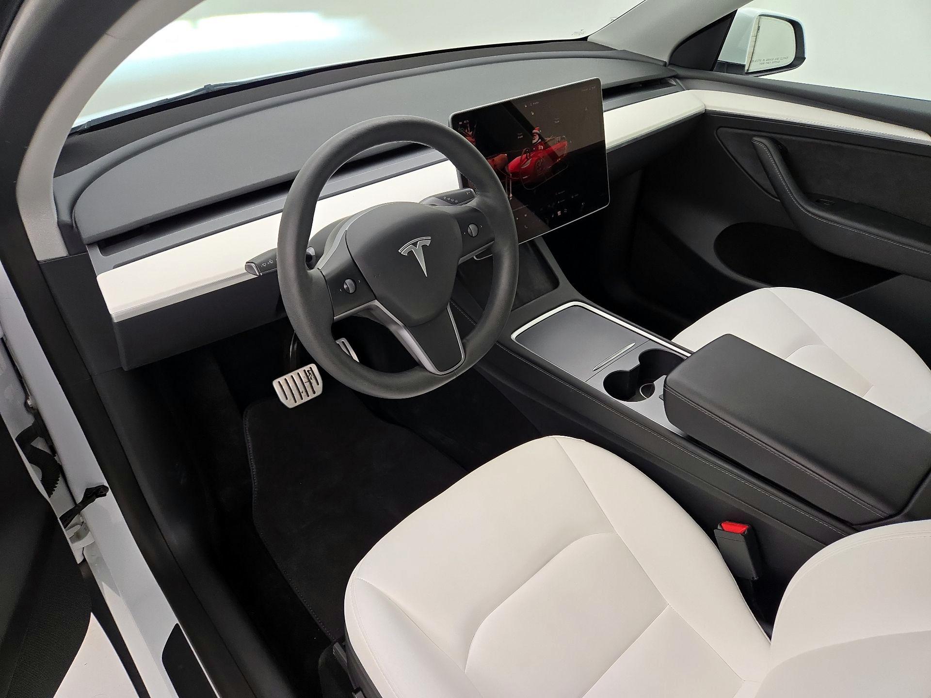 Thumbnail: 2023 Tesla Model Y - 11