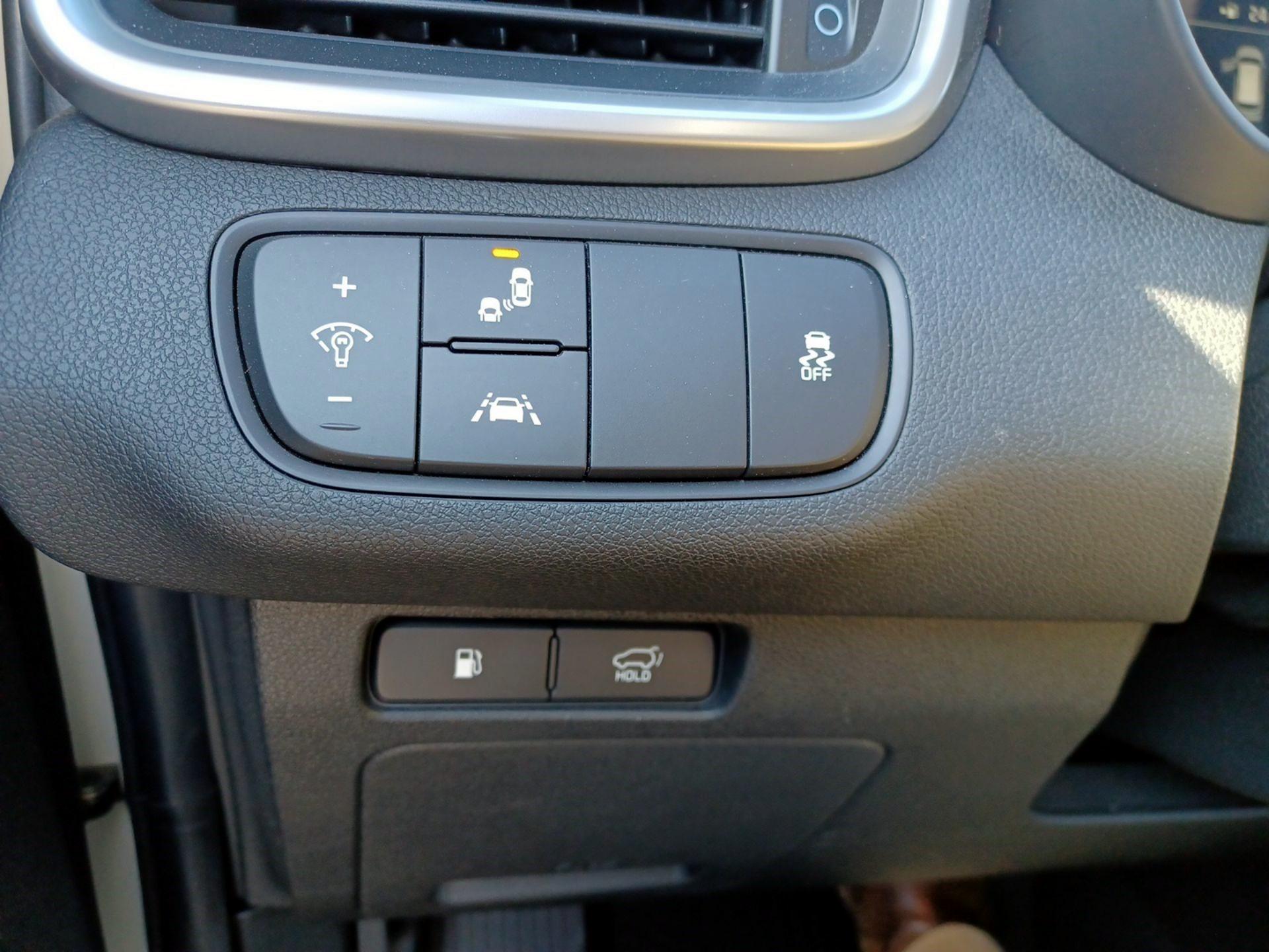 Thumbnail: 2020 Kia Sorento - 11