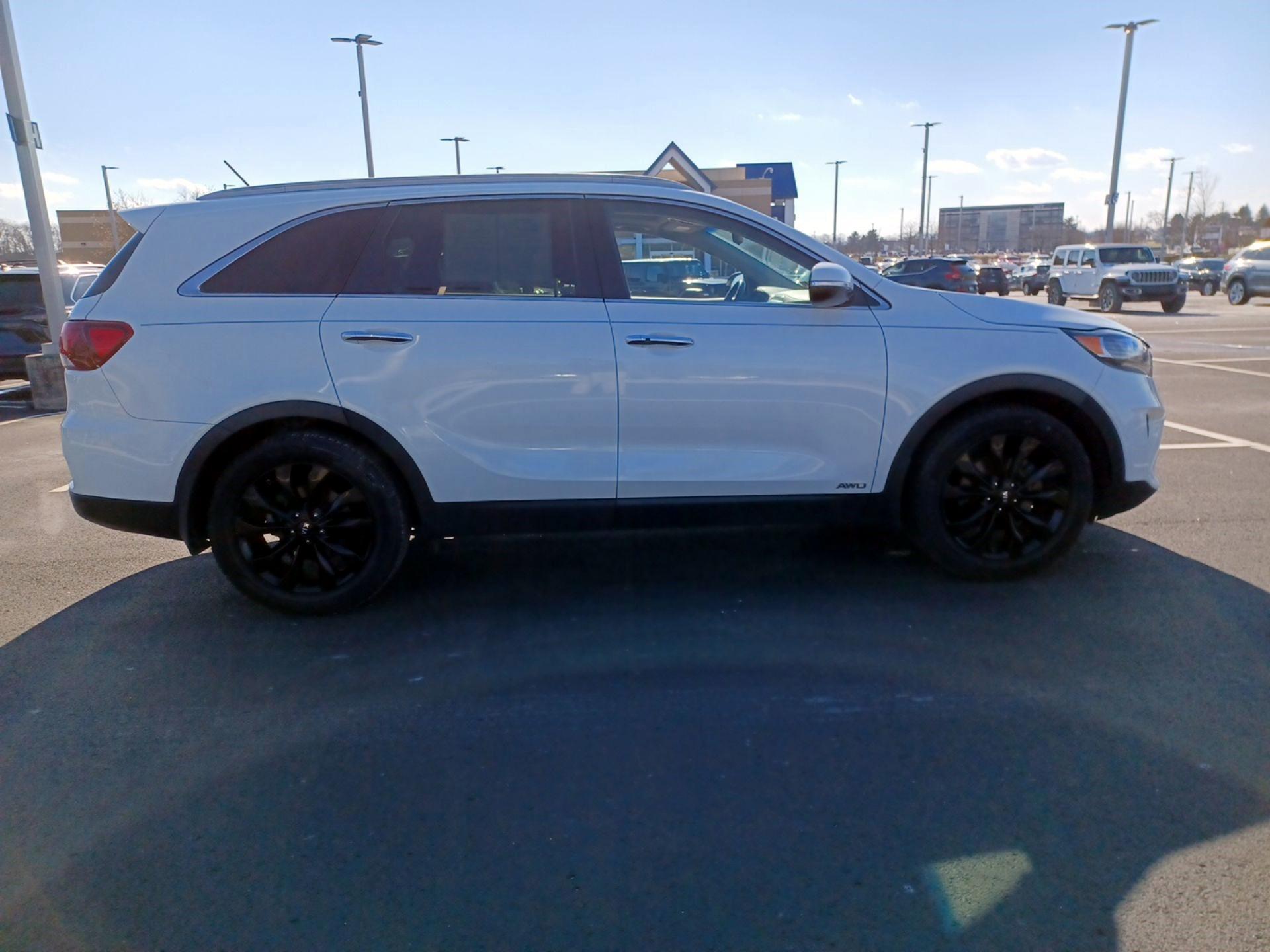 Thumbnail: 2020 Kia Sorento - 4