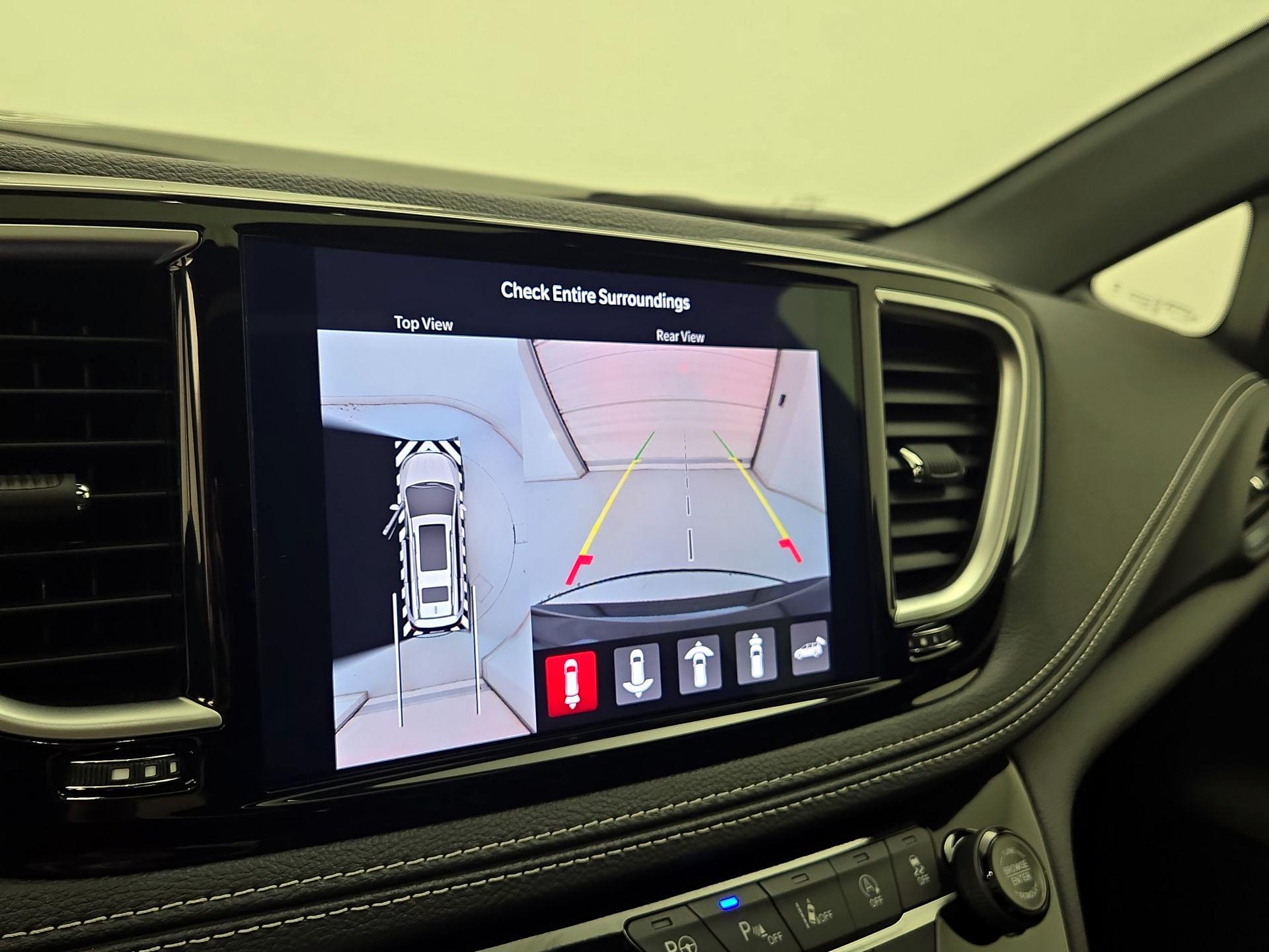 Thumbnail: 2025 Chrysler Pacifica - 15