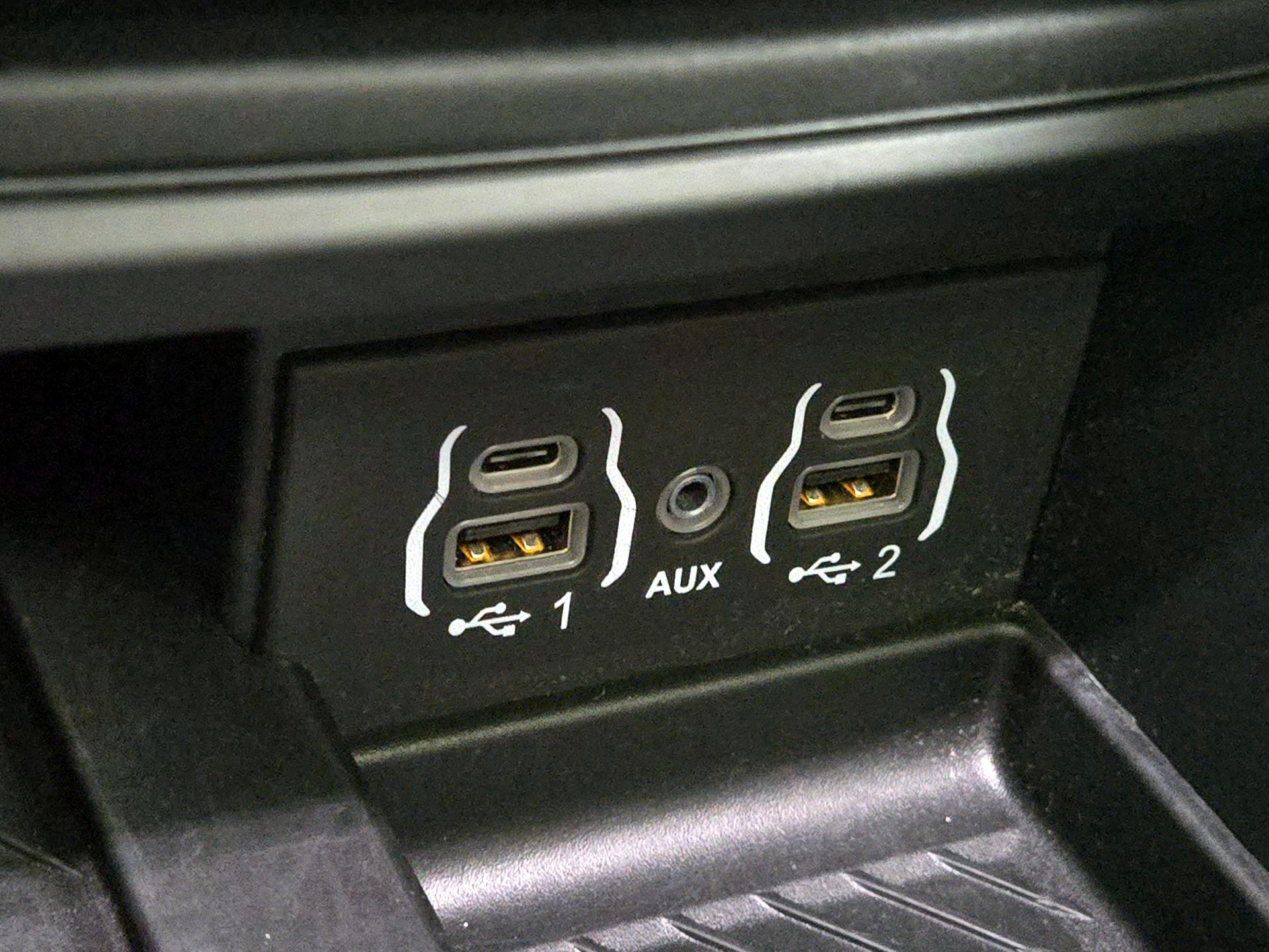 Thumbnail: 2025 Chrysler Pacifica - 19