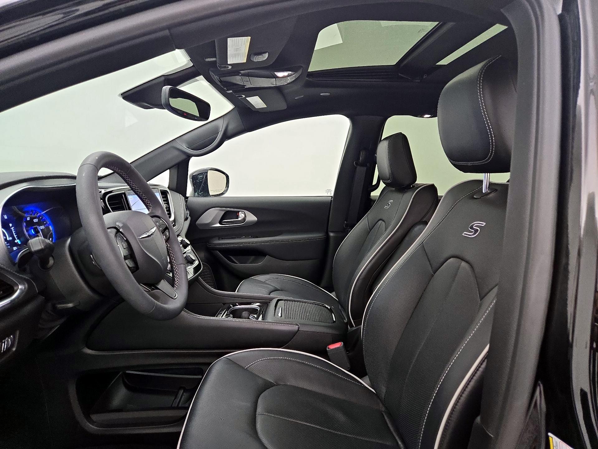 Thumbnail: 2025 Chrysler Pacifica - 20