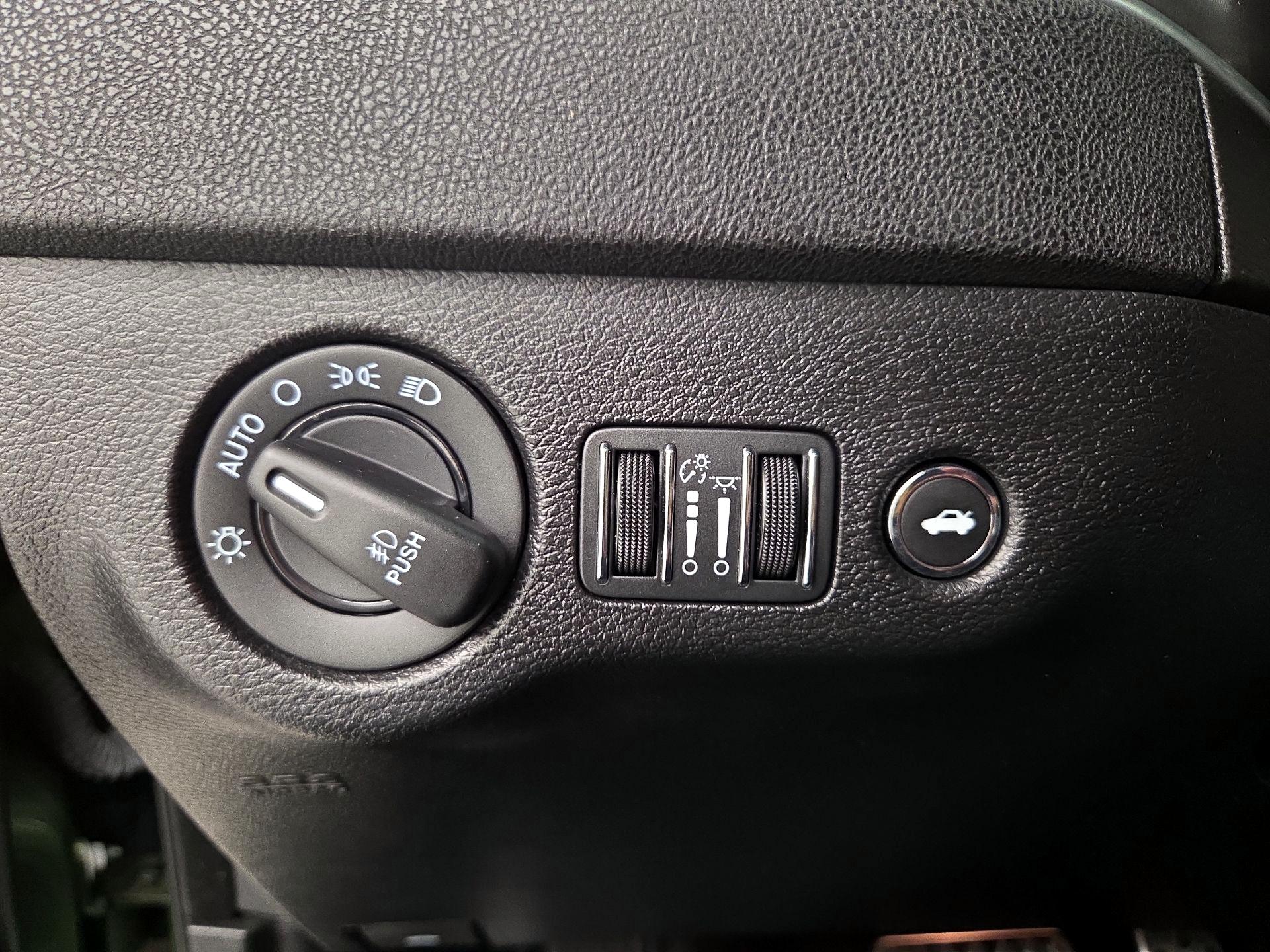 Thumbnail: 2021 Dodge Charger - 13