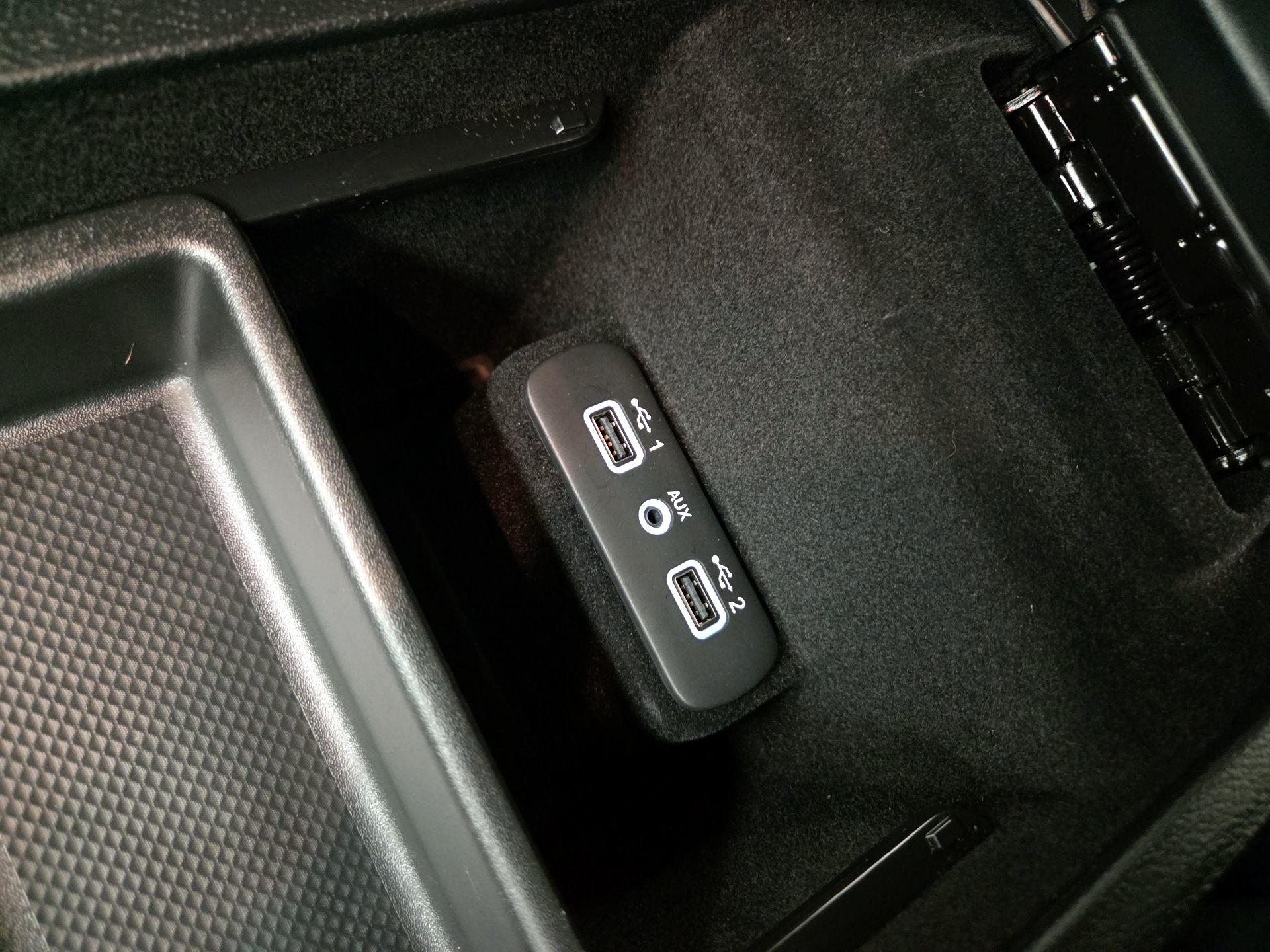 Thumbnail: 2021 Dodge Charger - 18