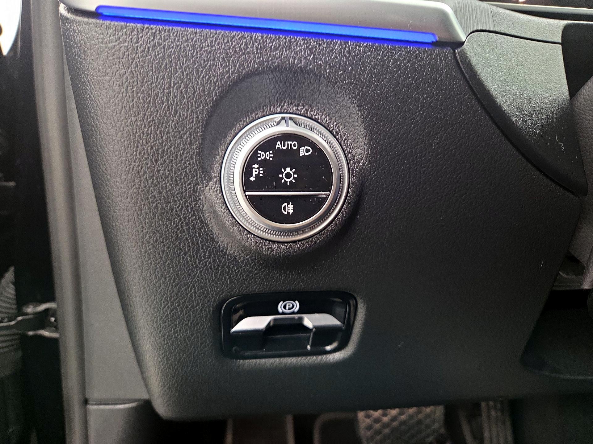 Thumbnail: 2022 Mercedes-Benz C-Class - 13